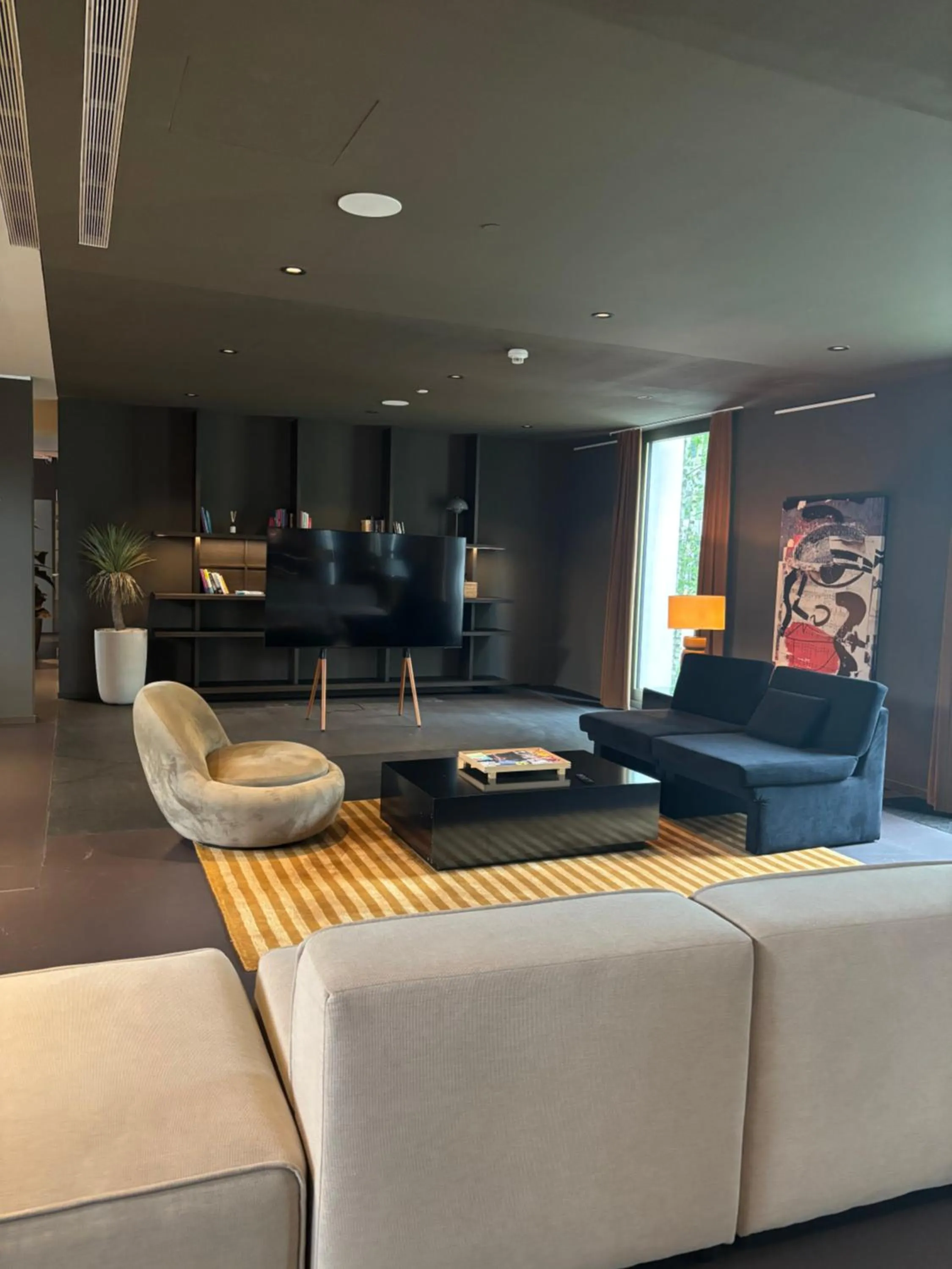 Living room in City Pop 2Night Basel - Self check-in