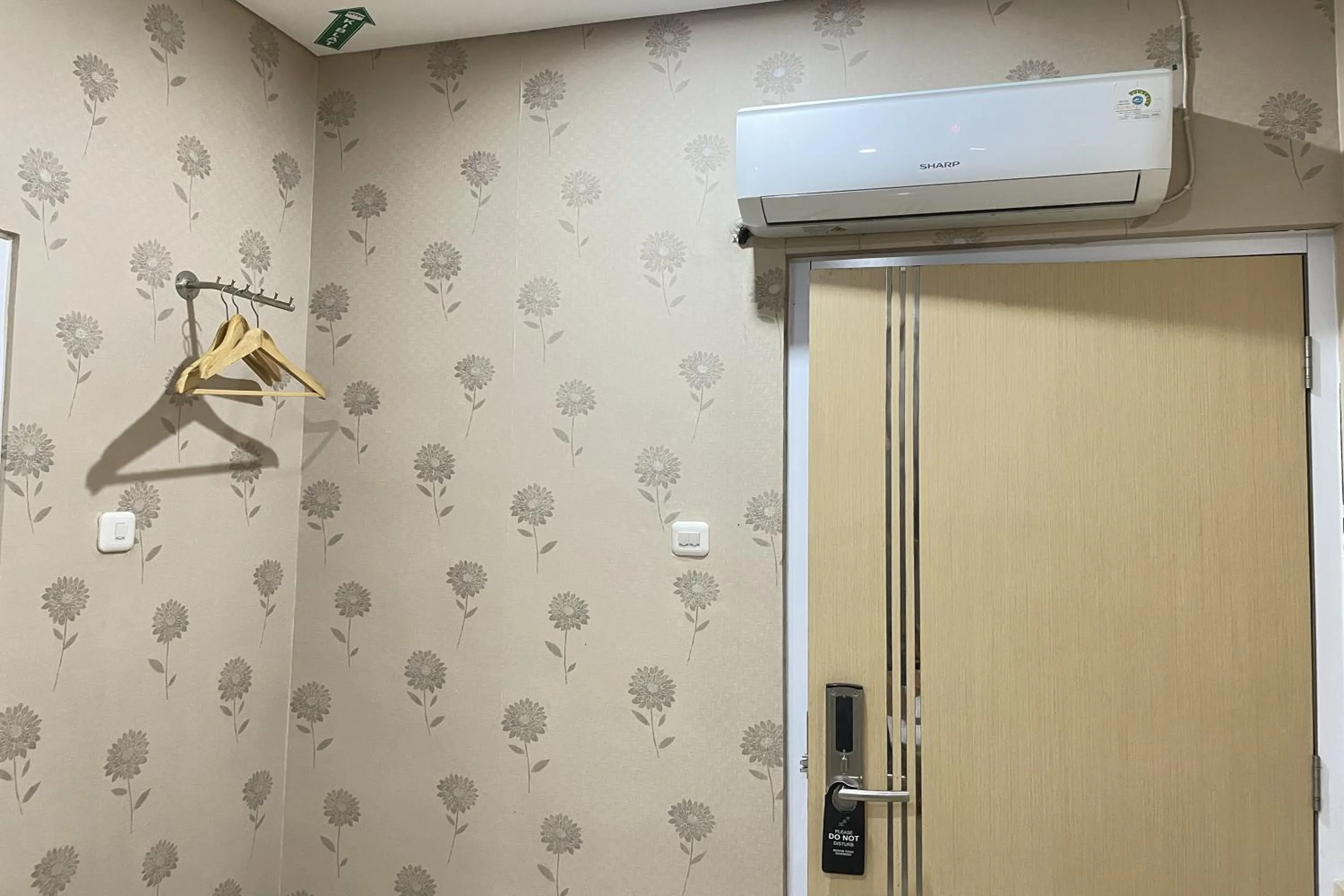 air conditioner in Hotel Lengkong 2