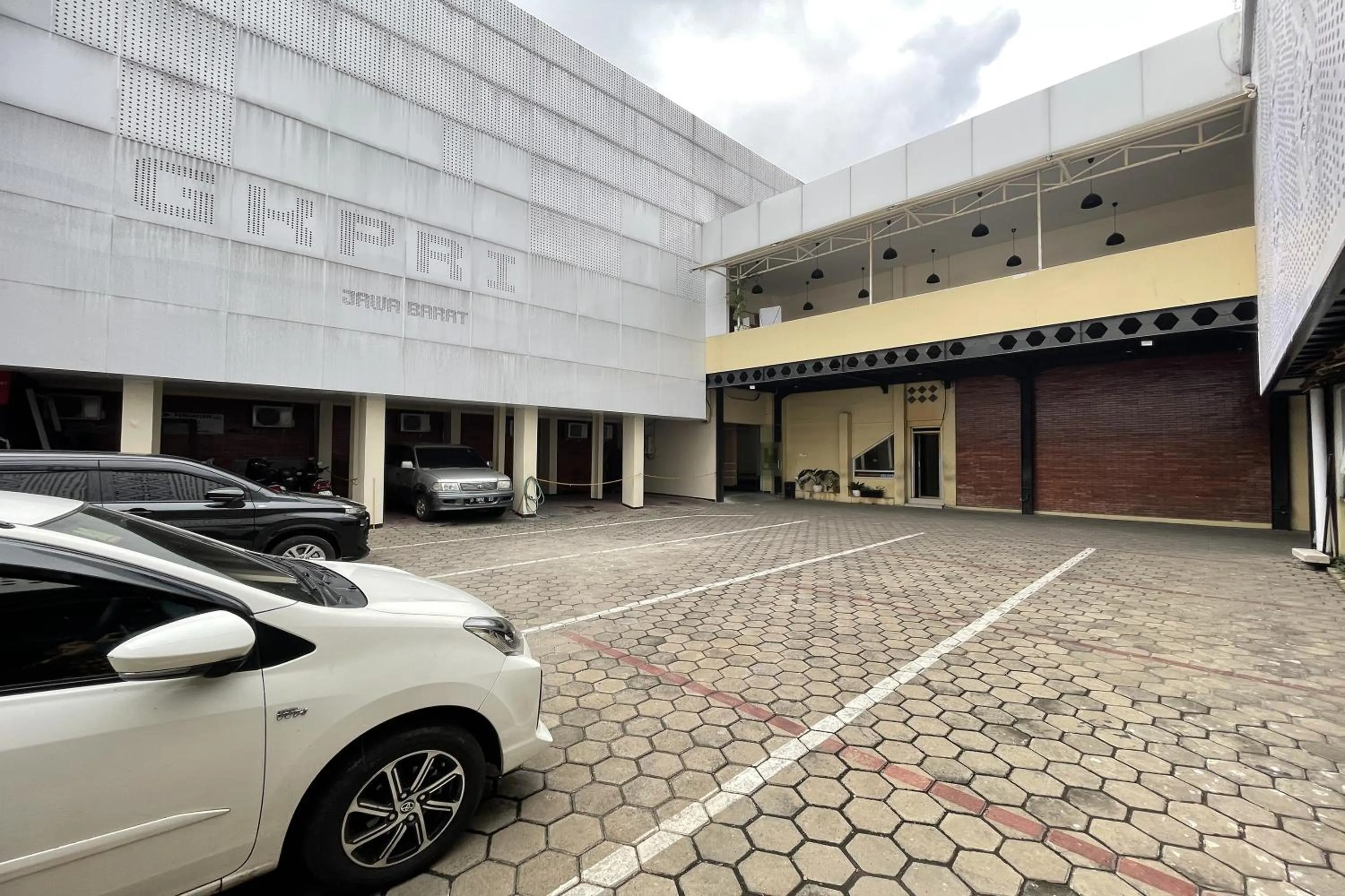 Property building in Hotel Lengkong 2