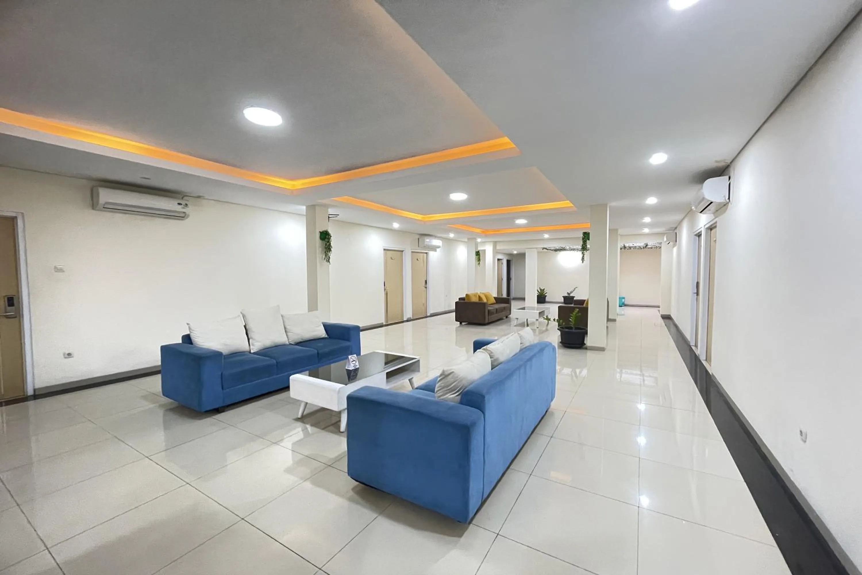 Lobby or reception in Hotel Lengkong 2