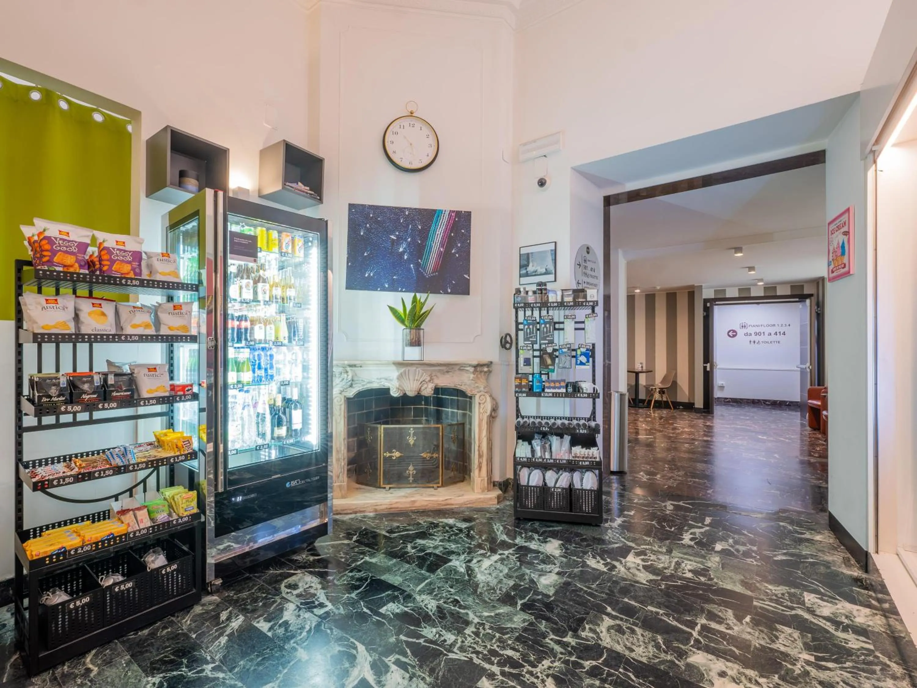 Lobby or reception in B&B Hotel Trieste