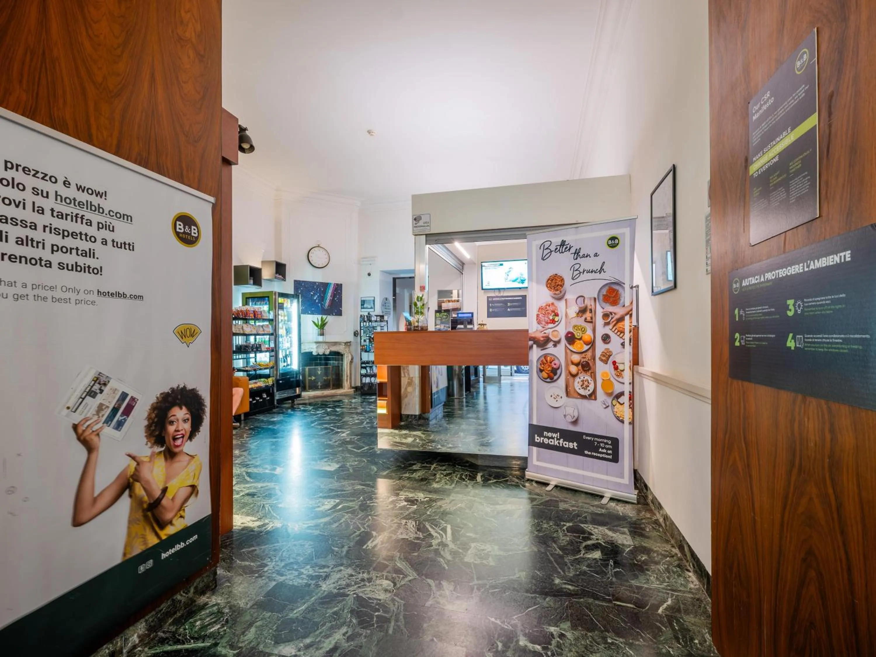 Lobby or reception in B&B Hotel Trieste