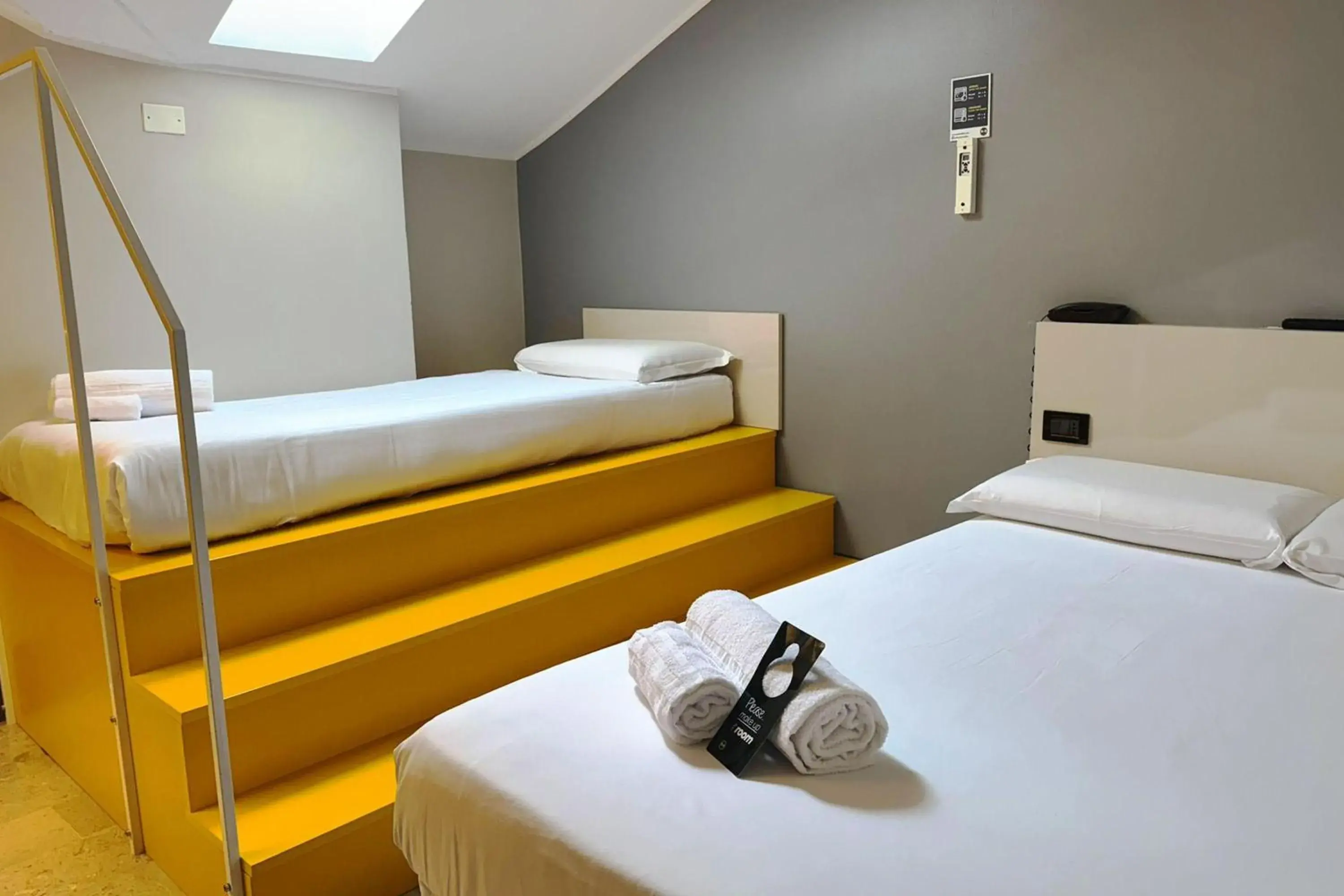 Economy Triple Room in B&B Hotel Trieste Economy Triple Room in B&B Hotel Trieste