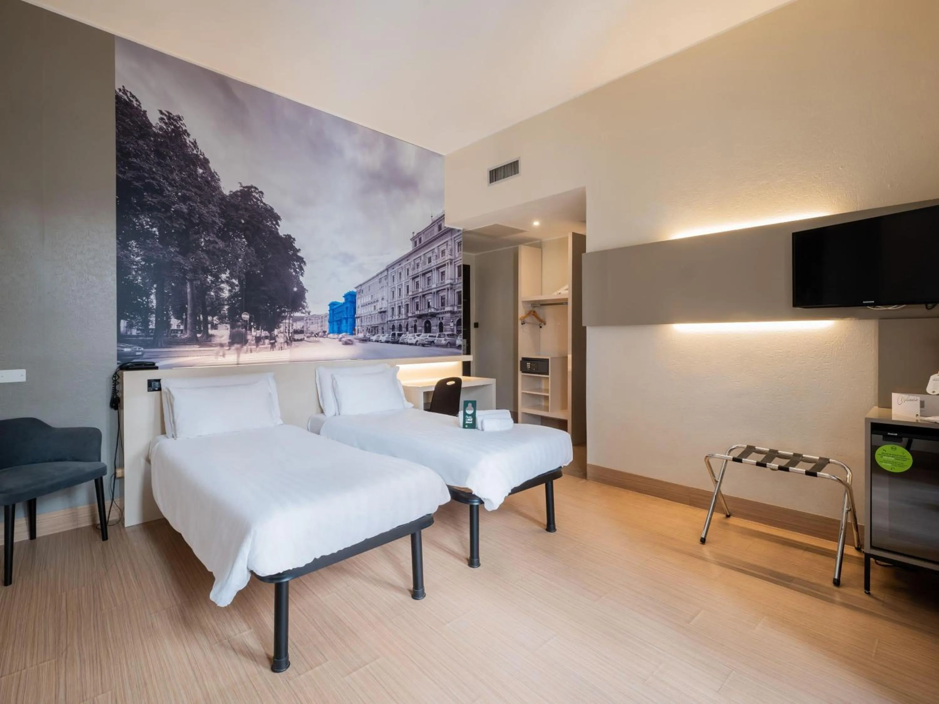 Photo of the whole room, Bed in B&B Hotel Trieste