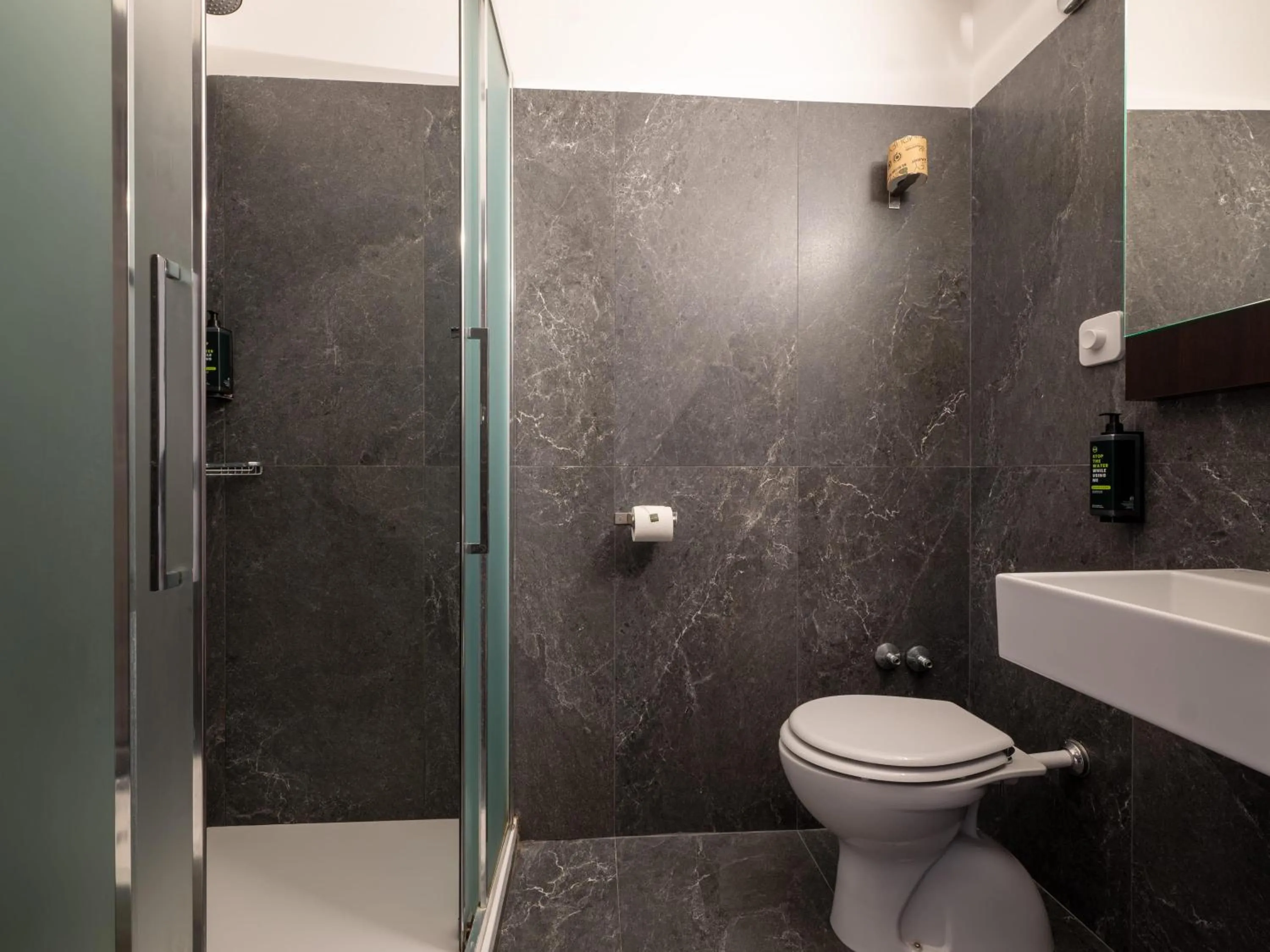 Bathroom in B&B Hotel Trieste