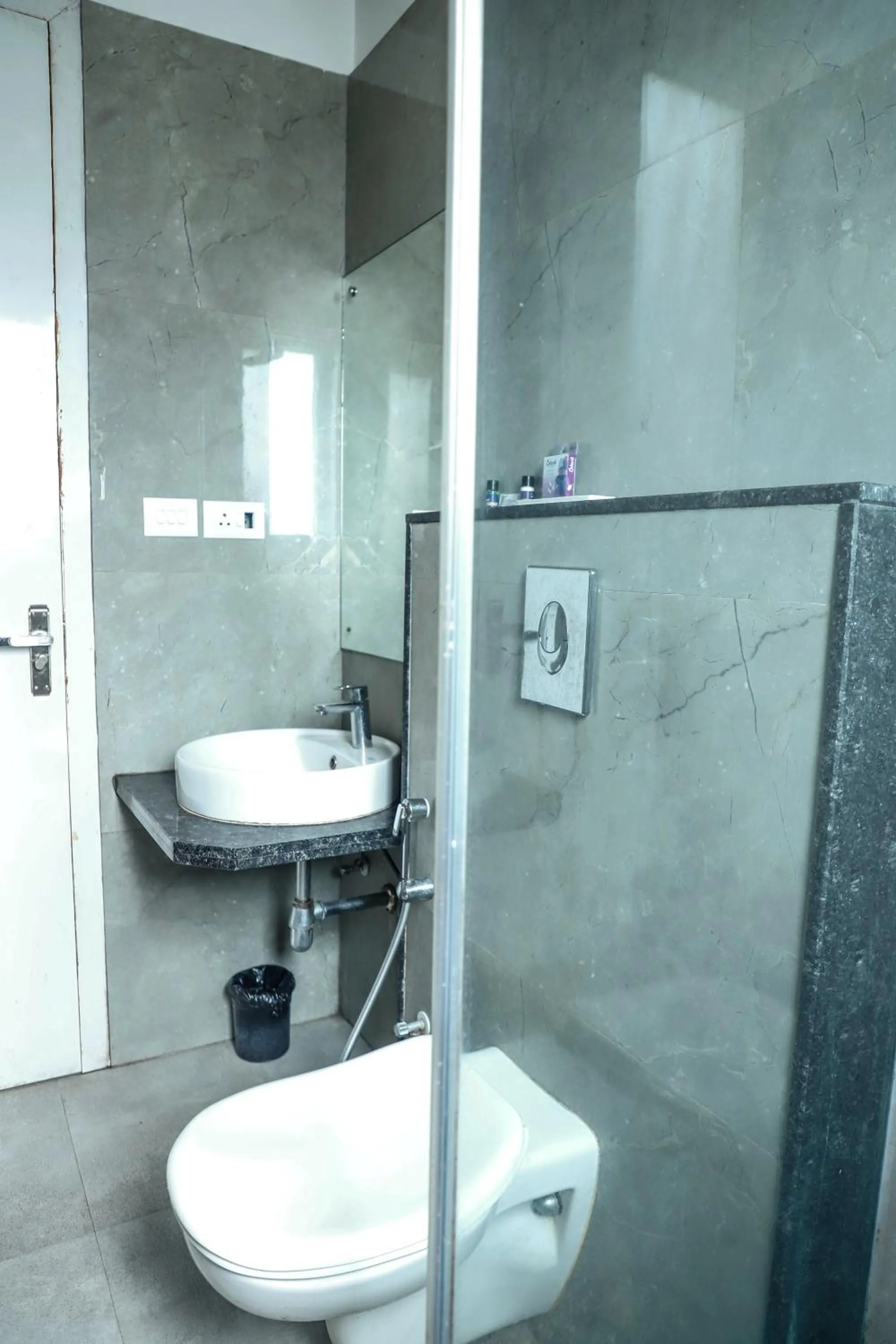 Shower in Grey House Inn