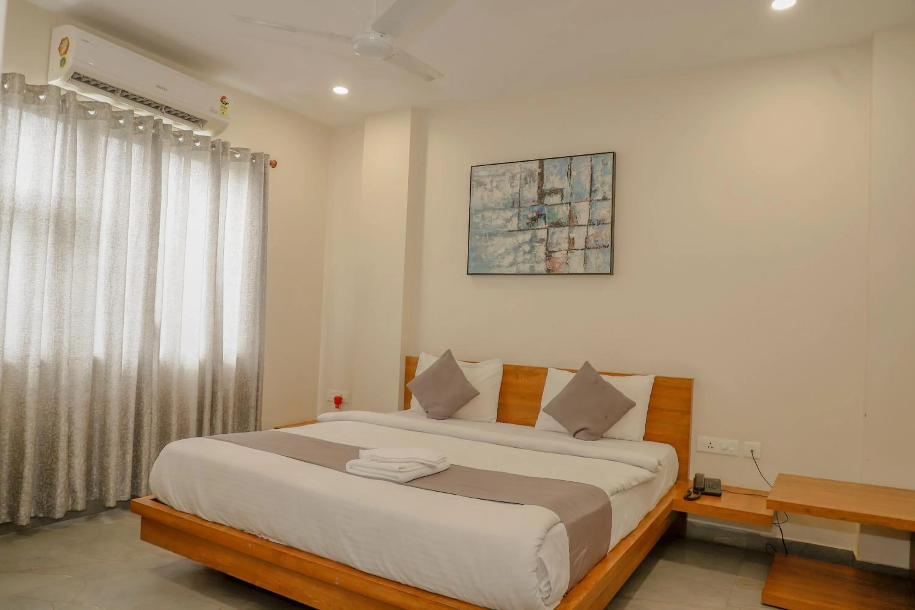 Bed in Grey House Inn