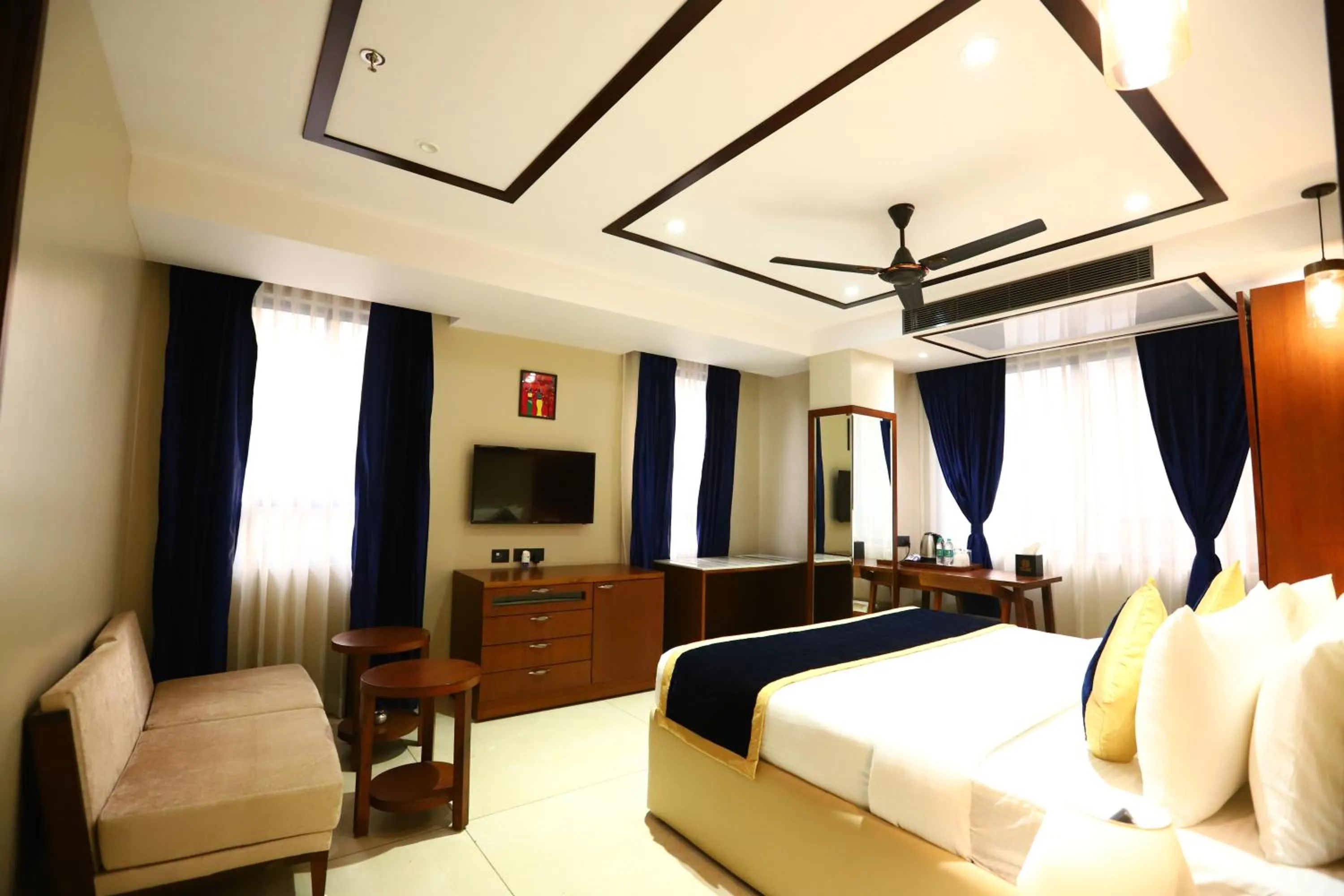 Photo of the whole room, Bed in Sanca International Hotel in Patel Nagar Delhi