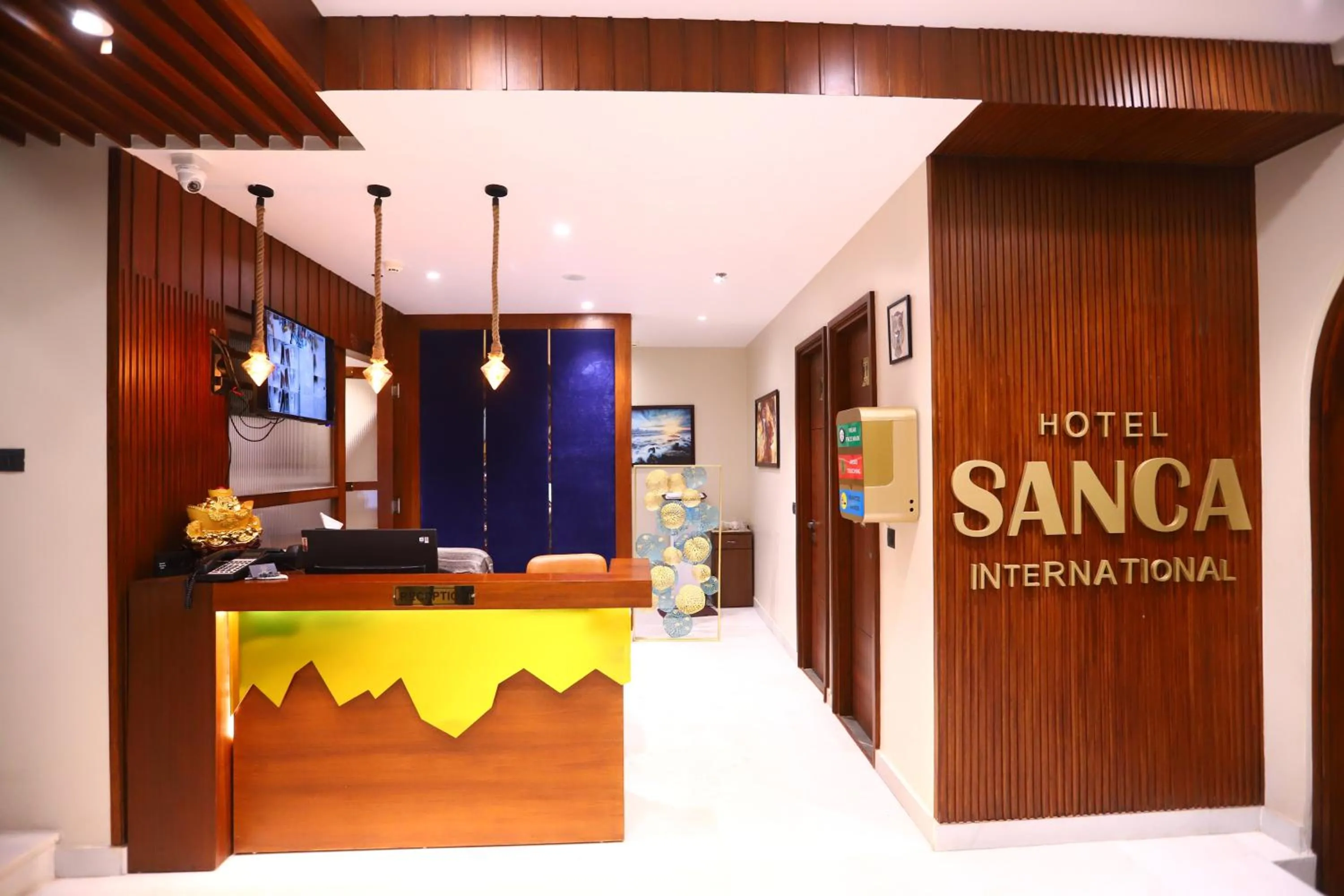 Lobby or reception in Sanca International Hotel in Patel Nagar Delhi