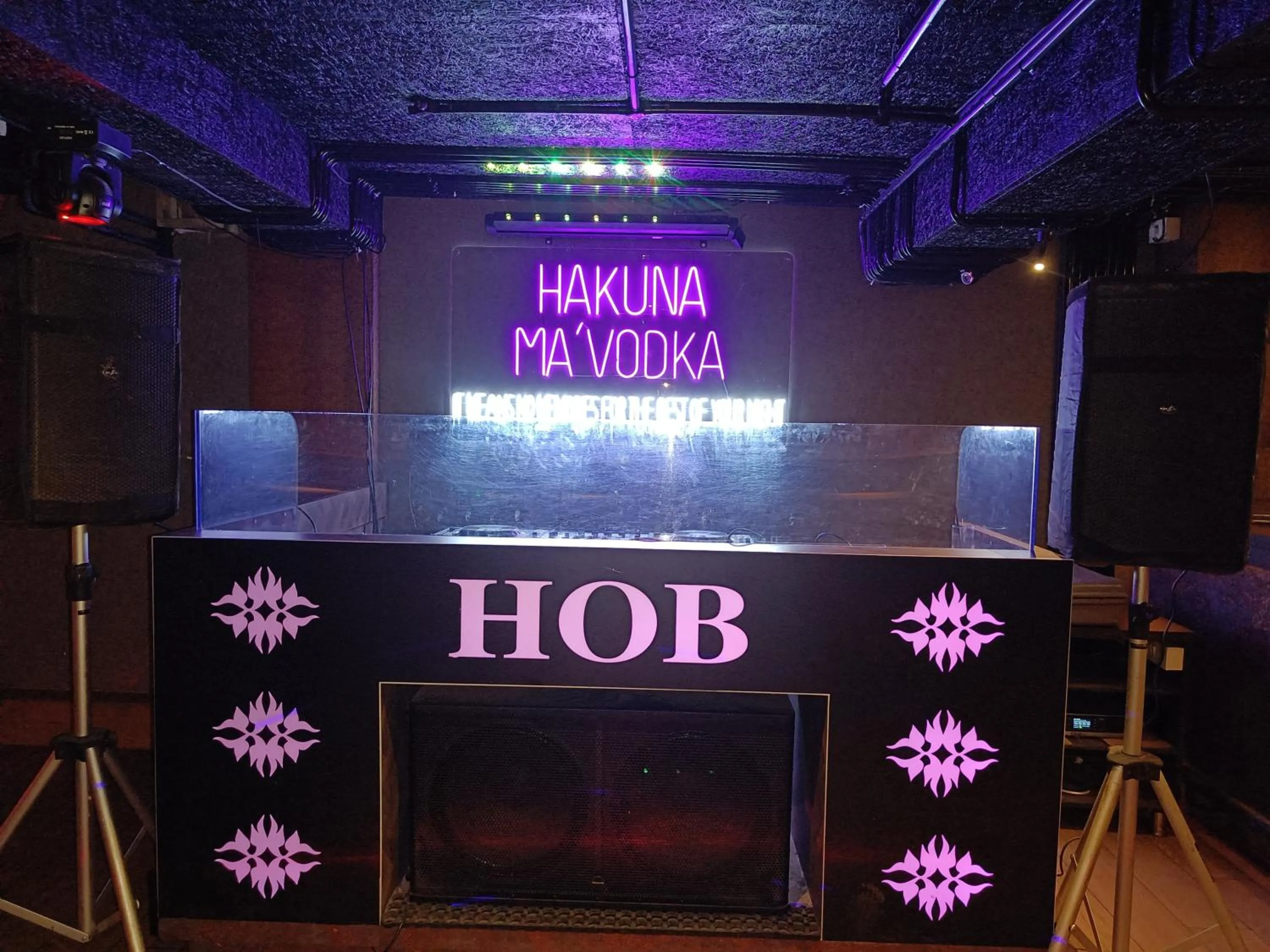 Nightclub / DJ in The Kings Park Grand-Near US Consulate