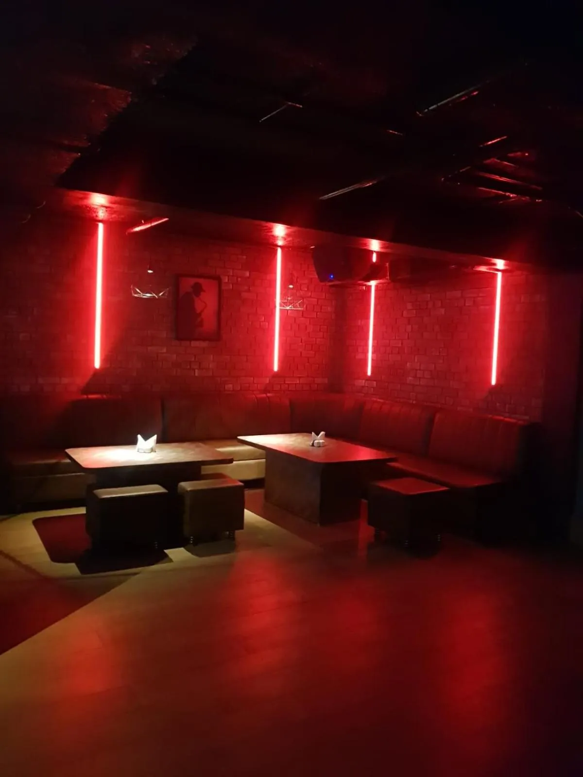 Nightclub / DJ in The Kings Park Grand-Near US Consulate