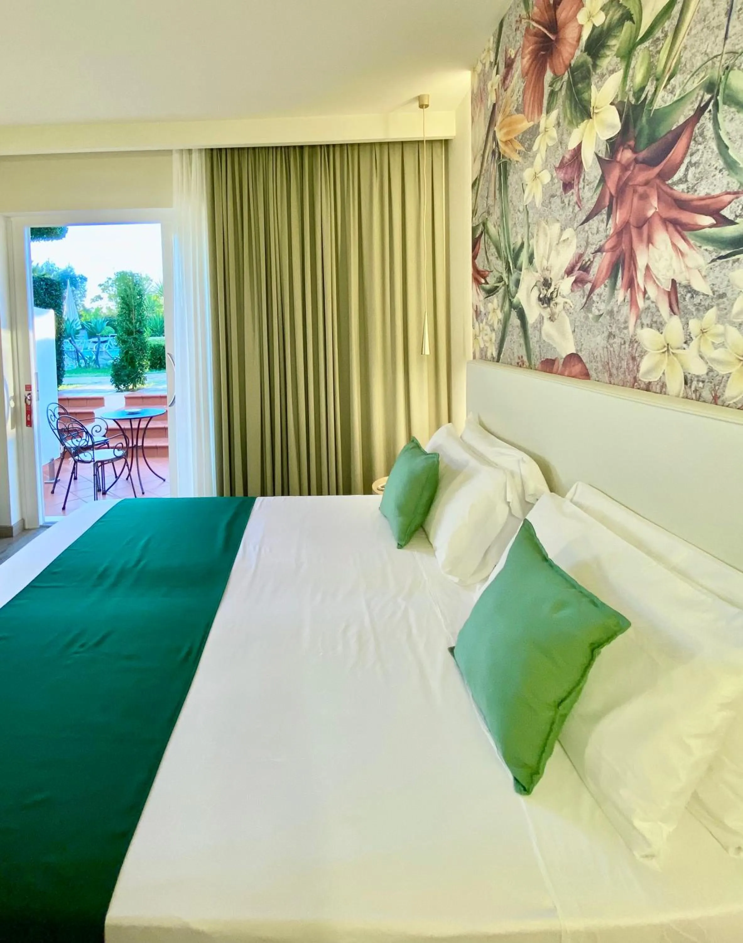 Photo of the whole room, Bed in Hotel Tirreno