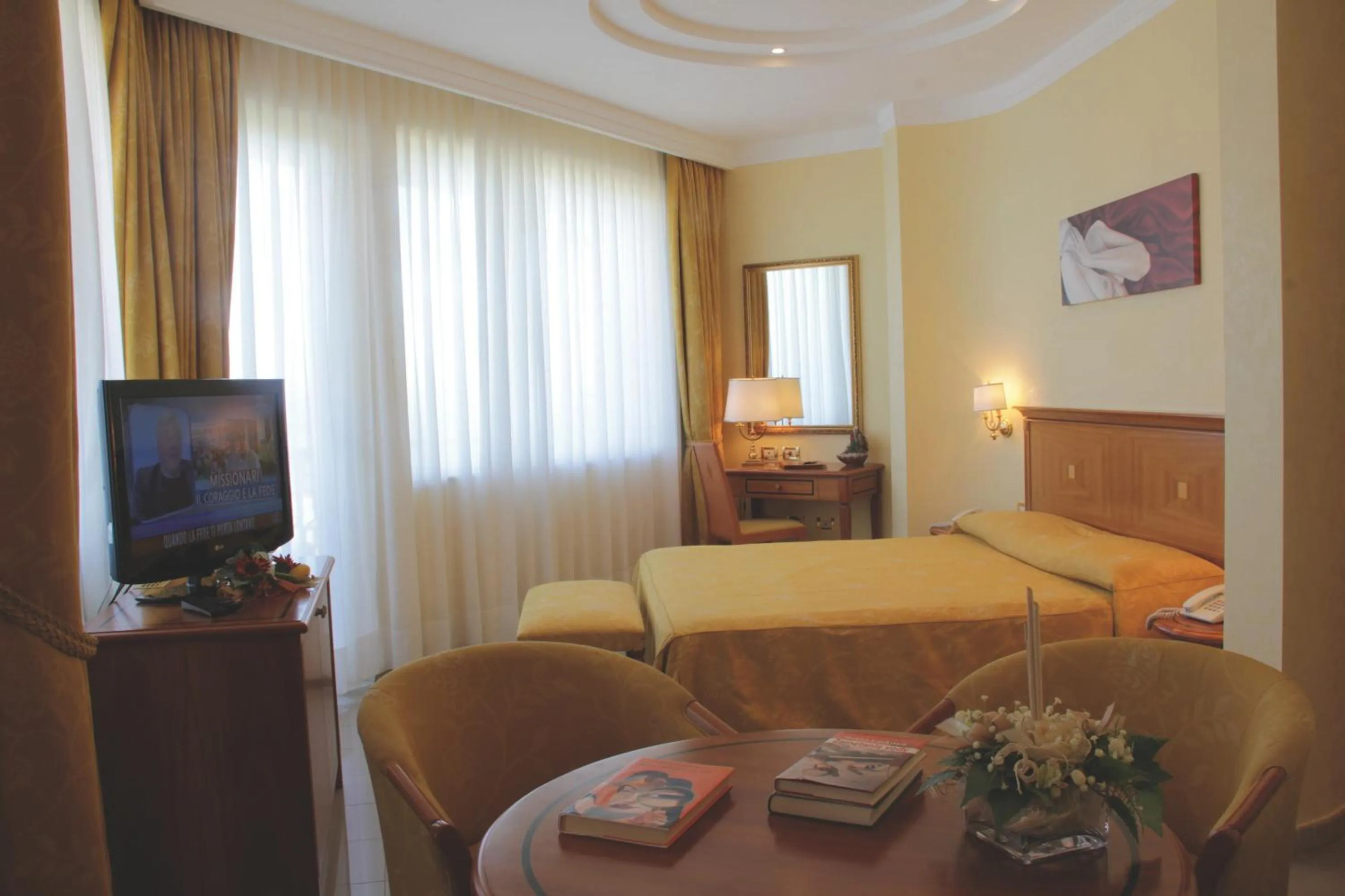 Bedroom in Hotel Tirreno