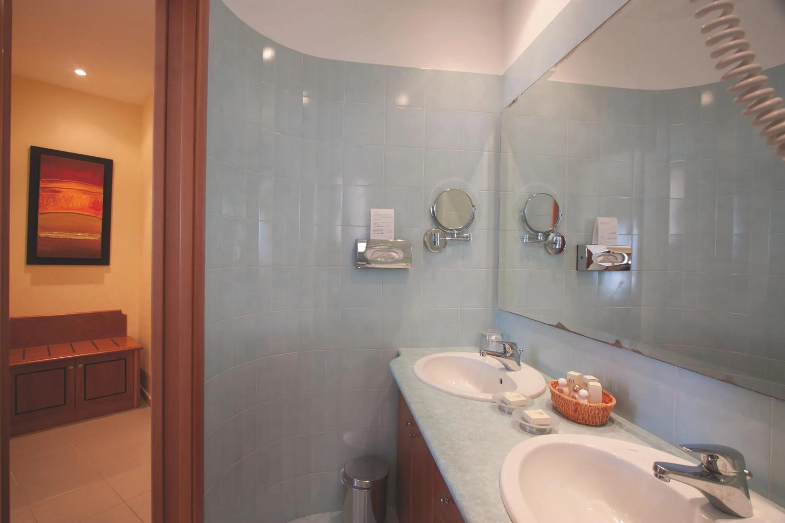 Shower in Hotel Tirreno