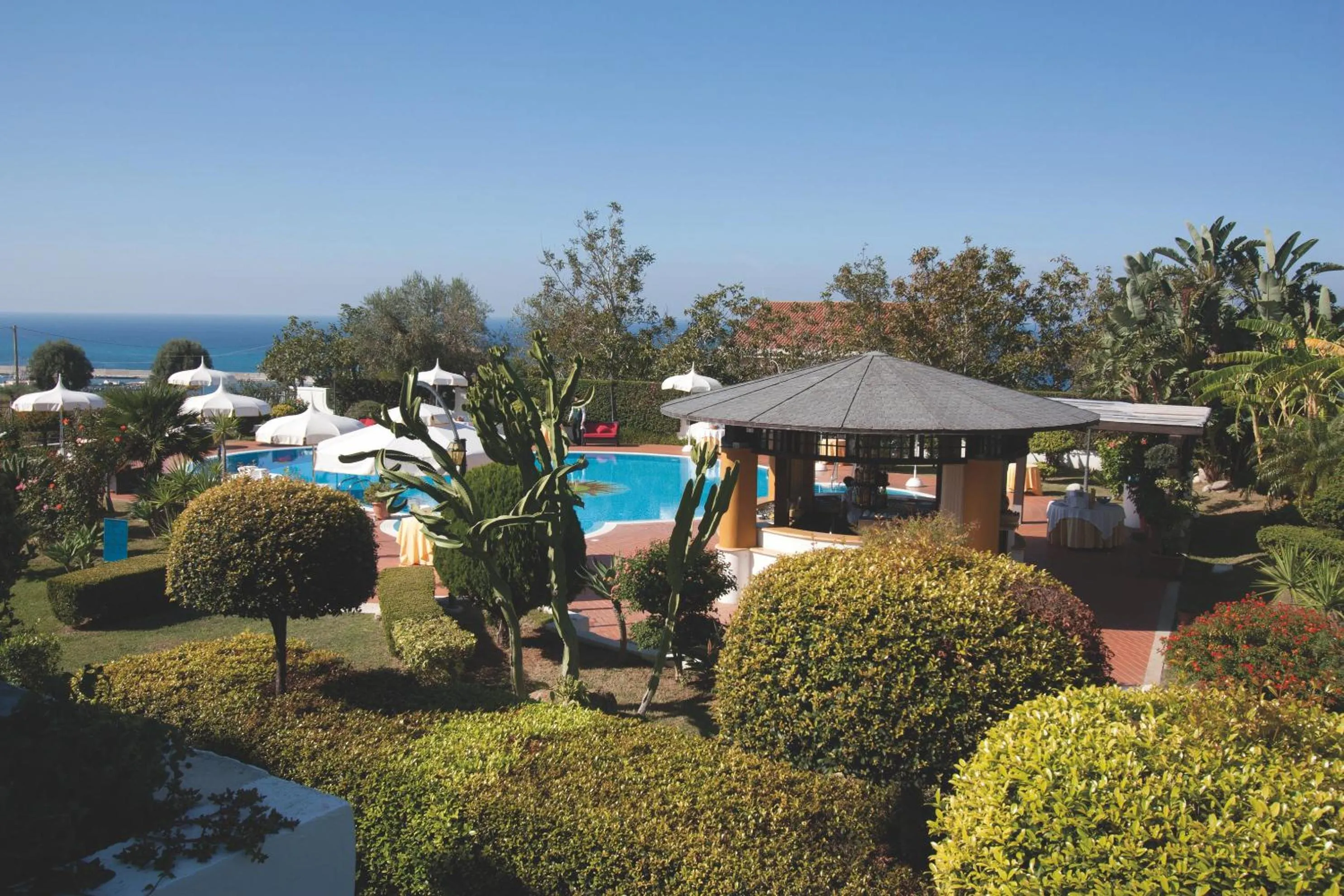 Swimming pool in Hotel Tirreno