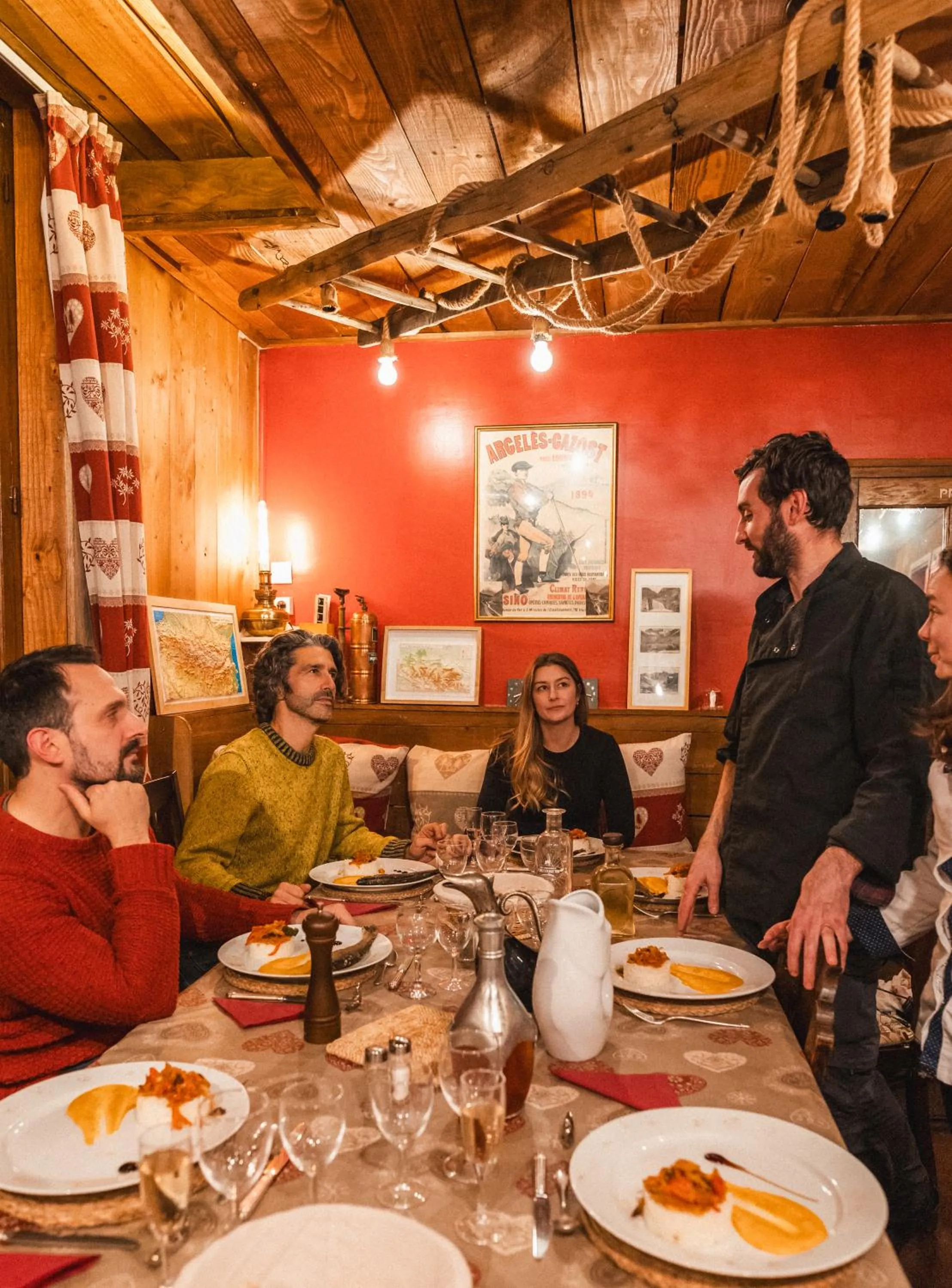 Restaurant/places to eat in Les Ruisseaux