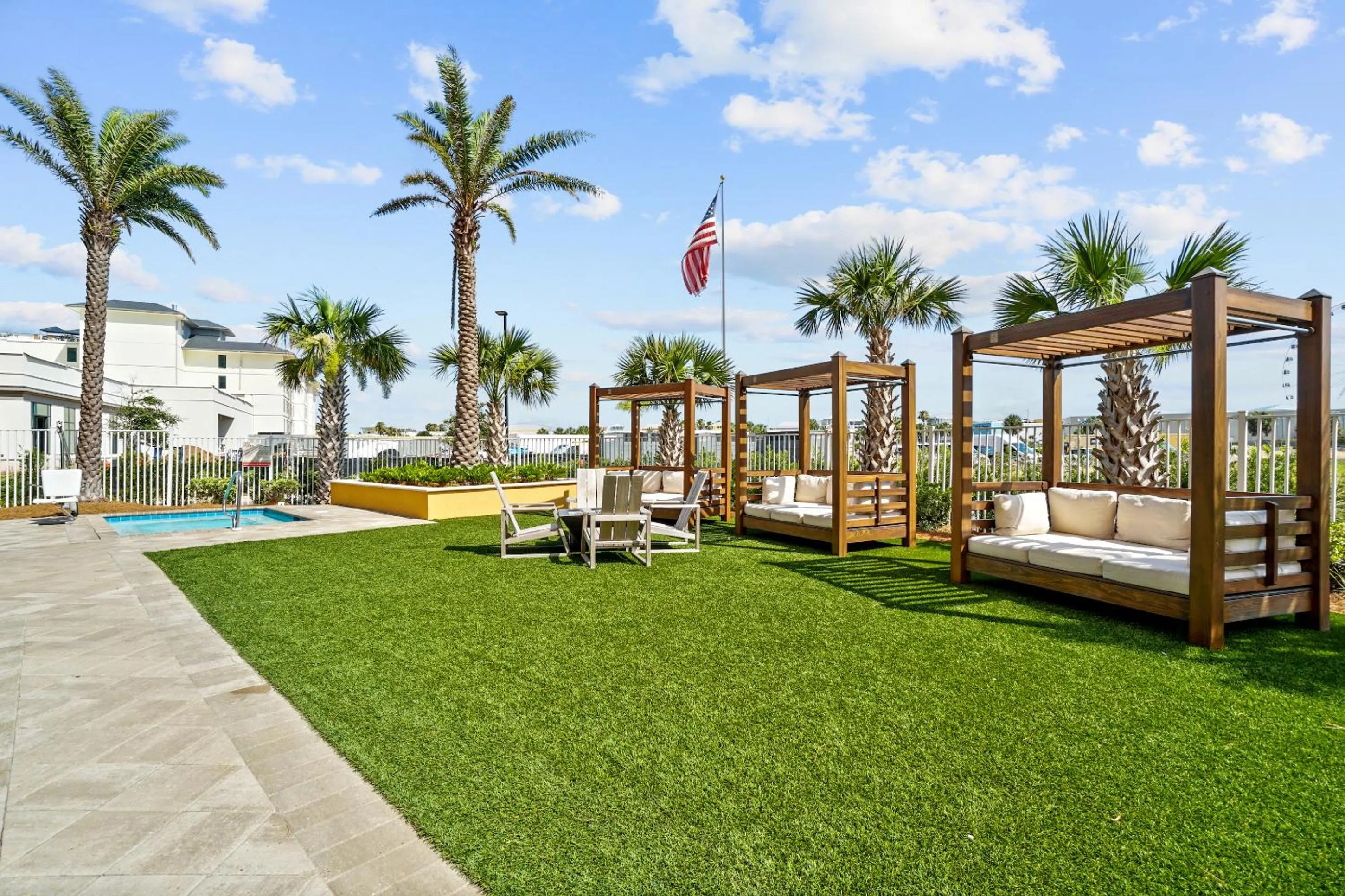 People in Calypso Resort Tower 3 by Panhandle Getaways