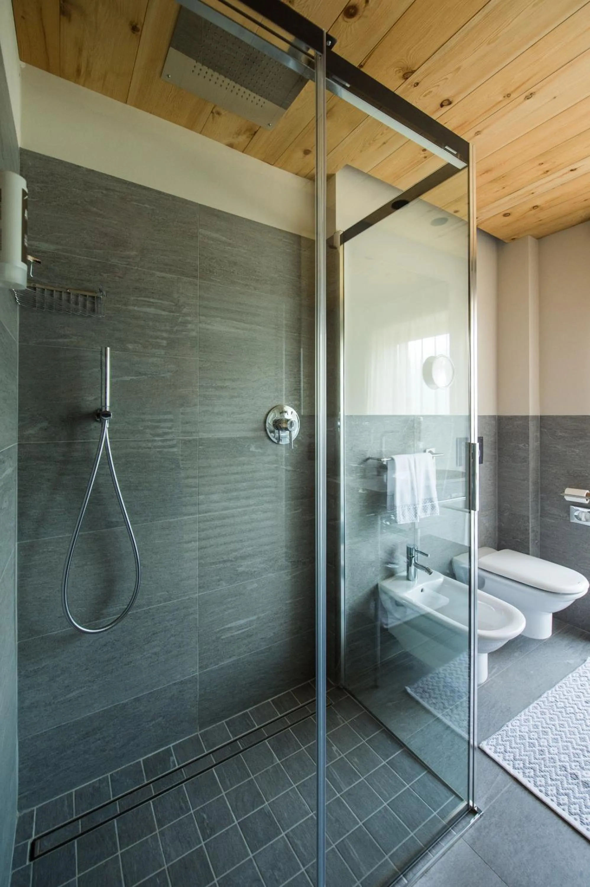 Shower in La Genzianella Bormio