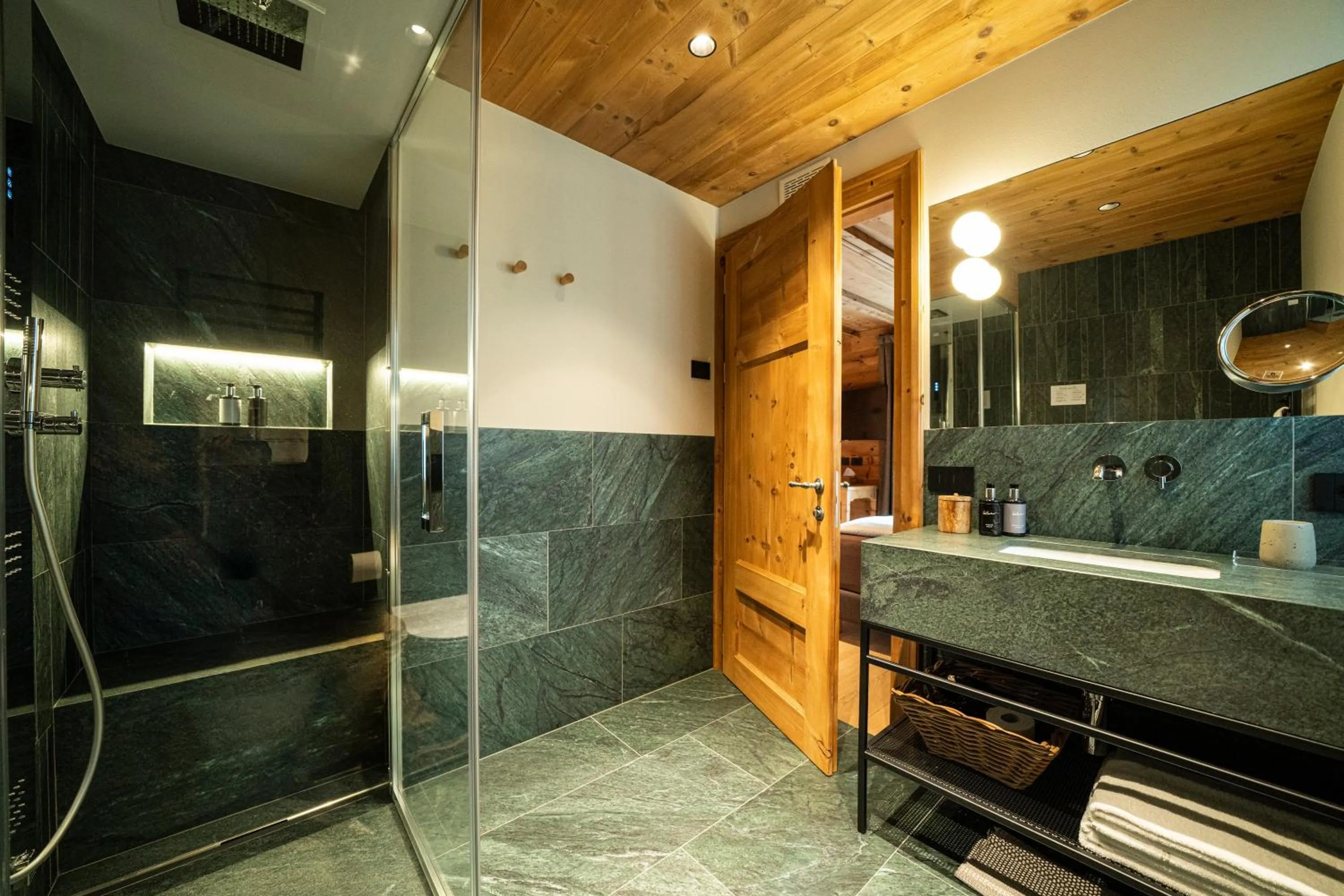 Bathroom in La Genzianella Bormio