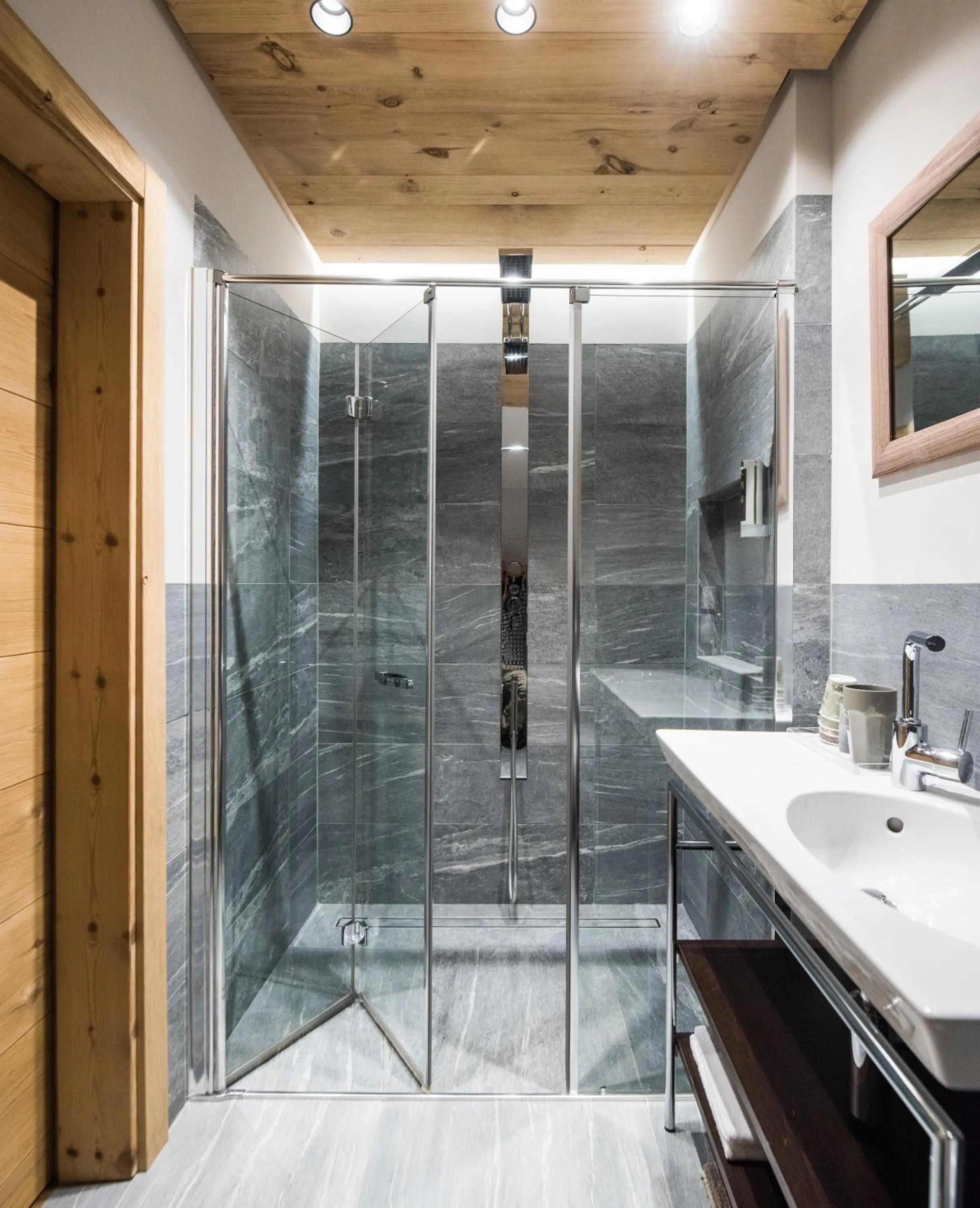 Shower in La Genzianella Bormio