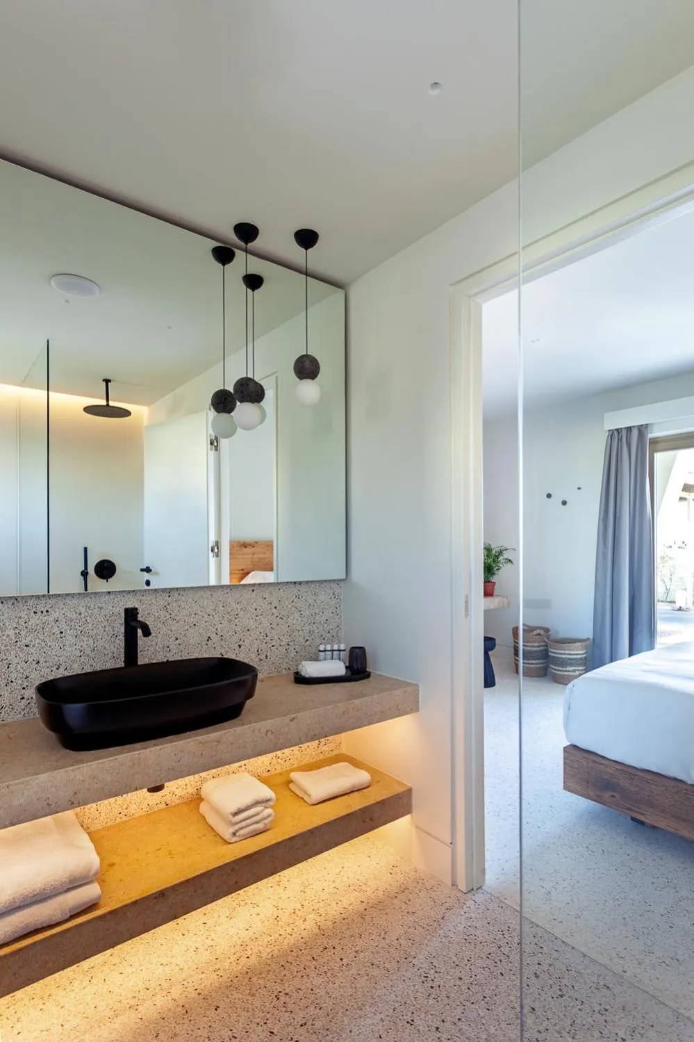 Bathroom, Bed in Noūs Santorini