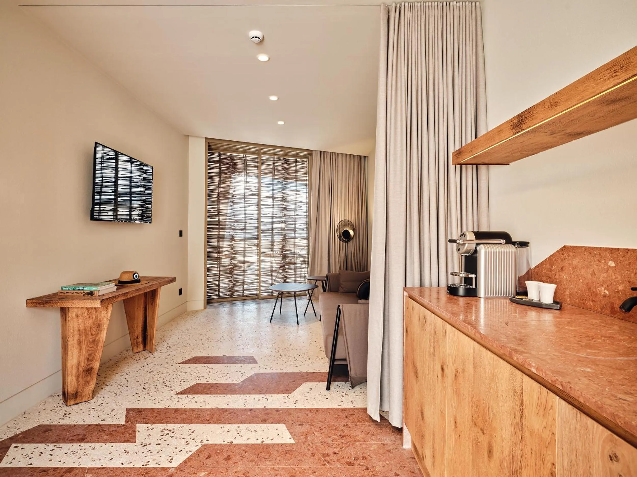 Coffee/tea facilities in Noūs Santorini