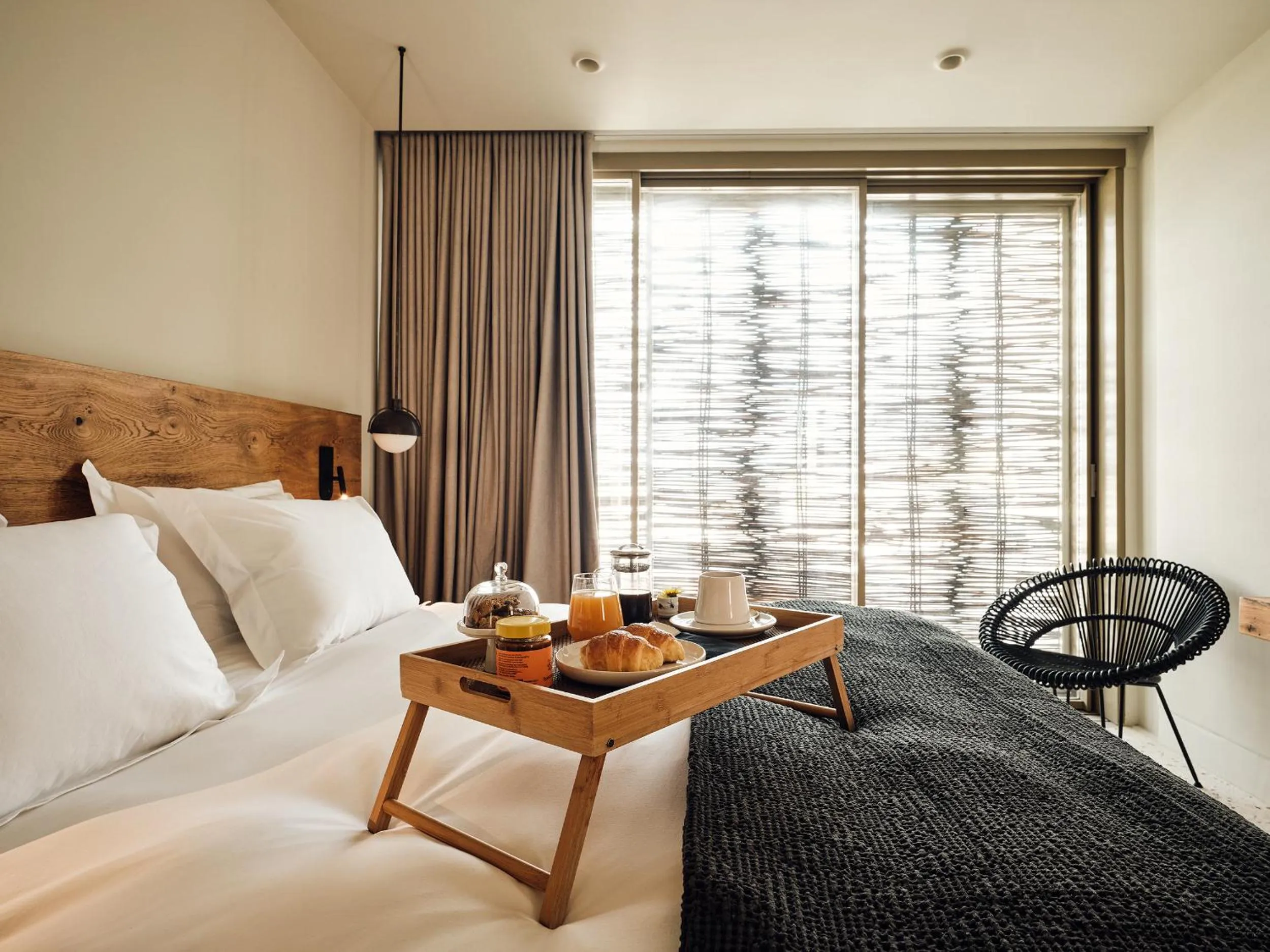 Bed in Noūs Santorini