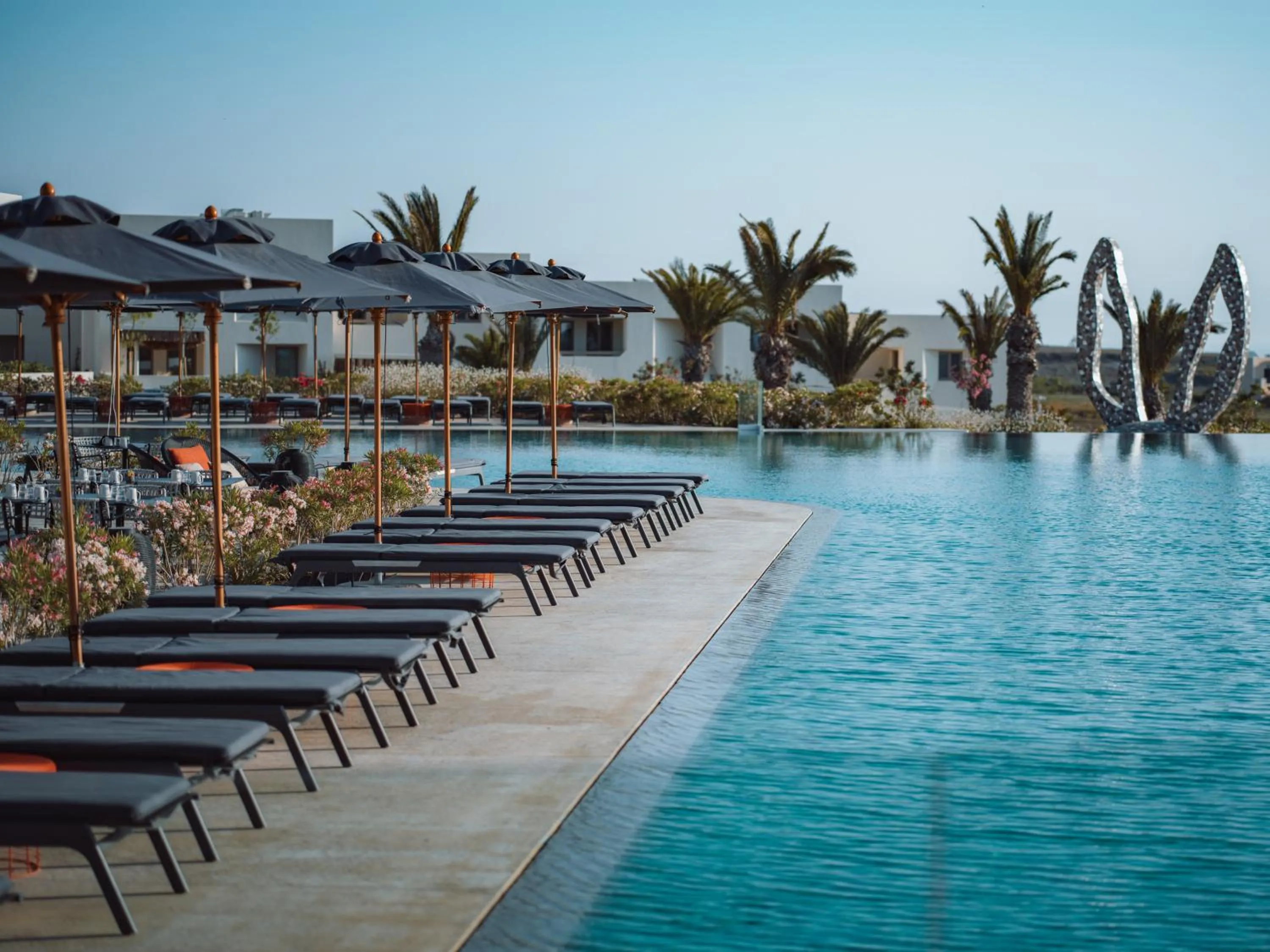 Property building in Noūs Santorini