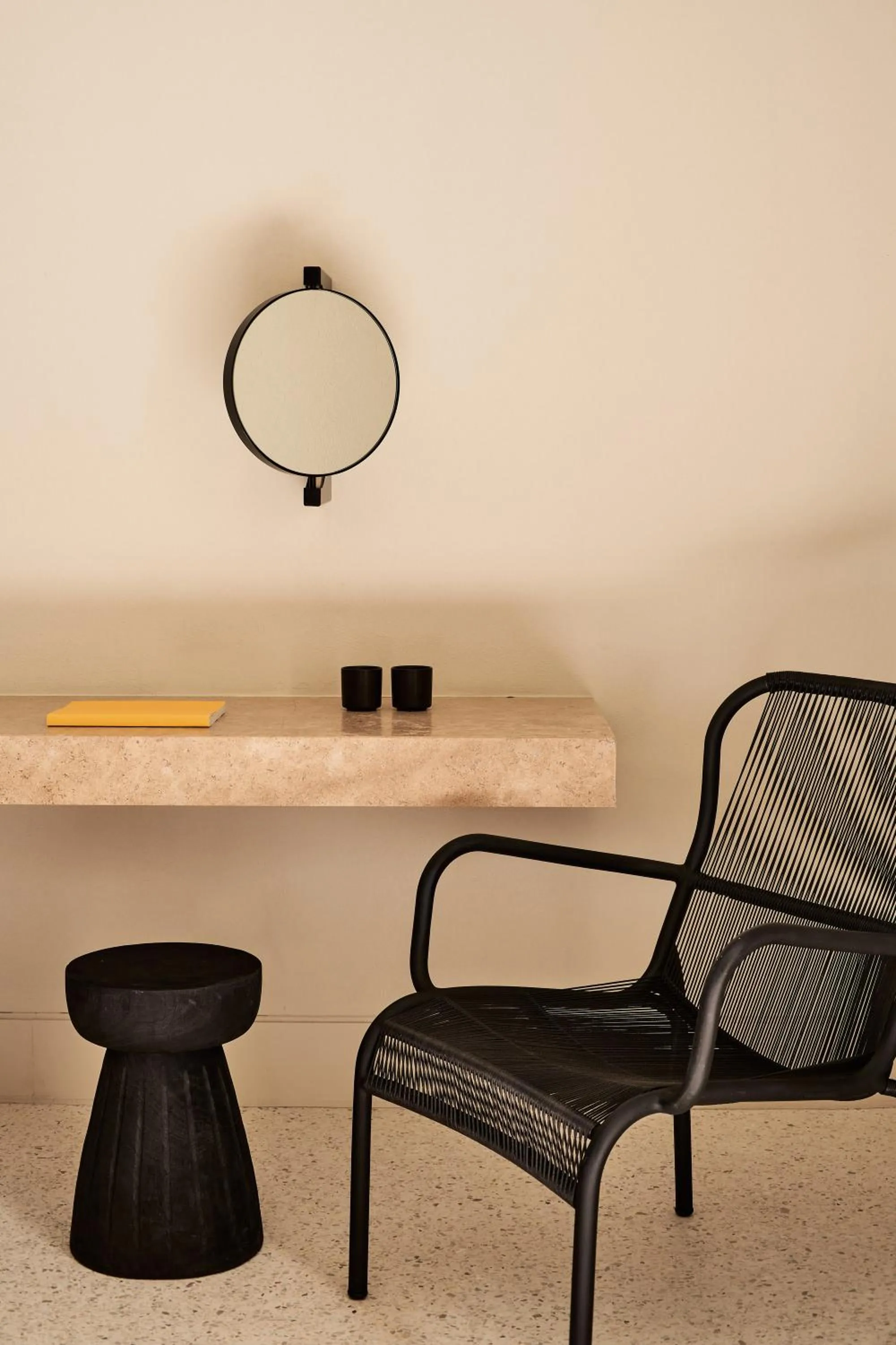 Decorative detail in Noūs Santorini