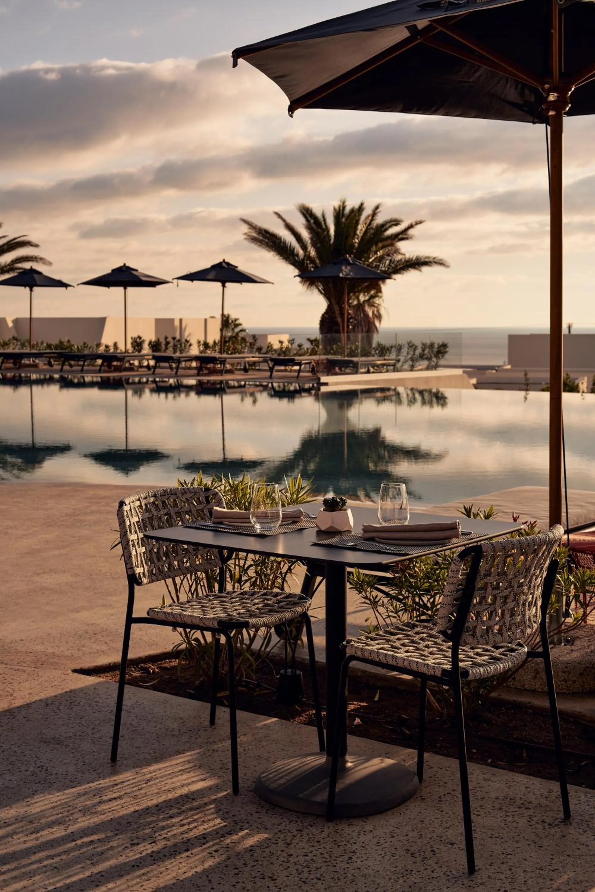 Dining area in Noūs Santorini