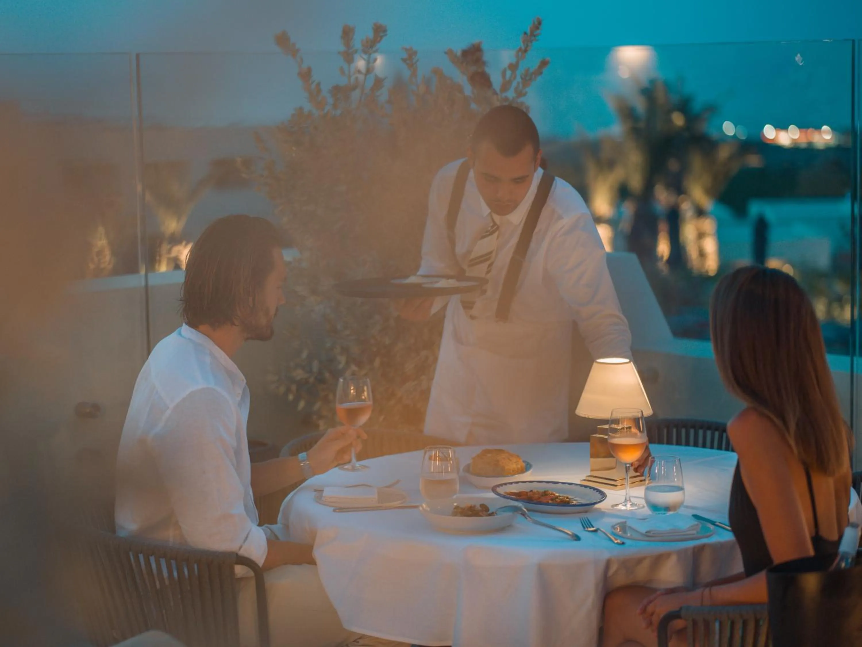 Restaurant/places to eat in Noūs Santorini