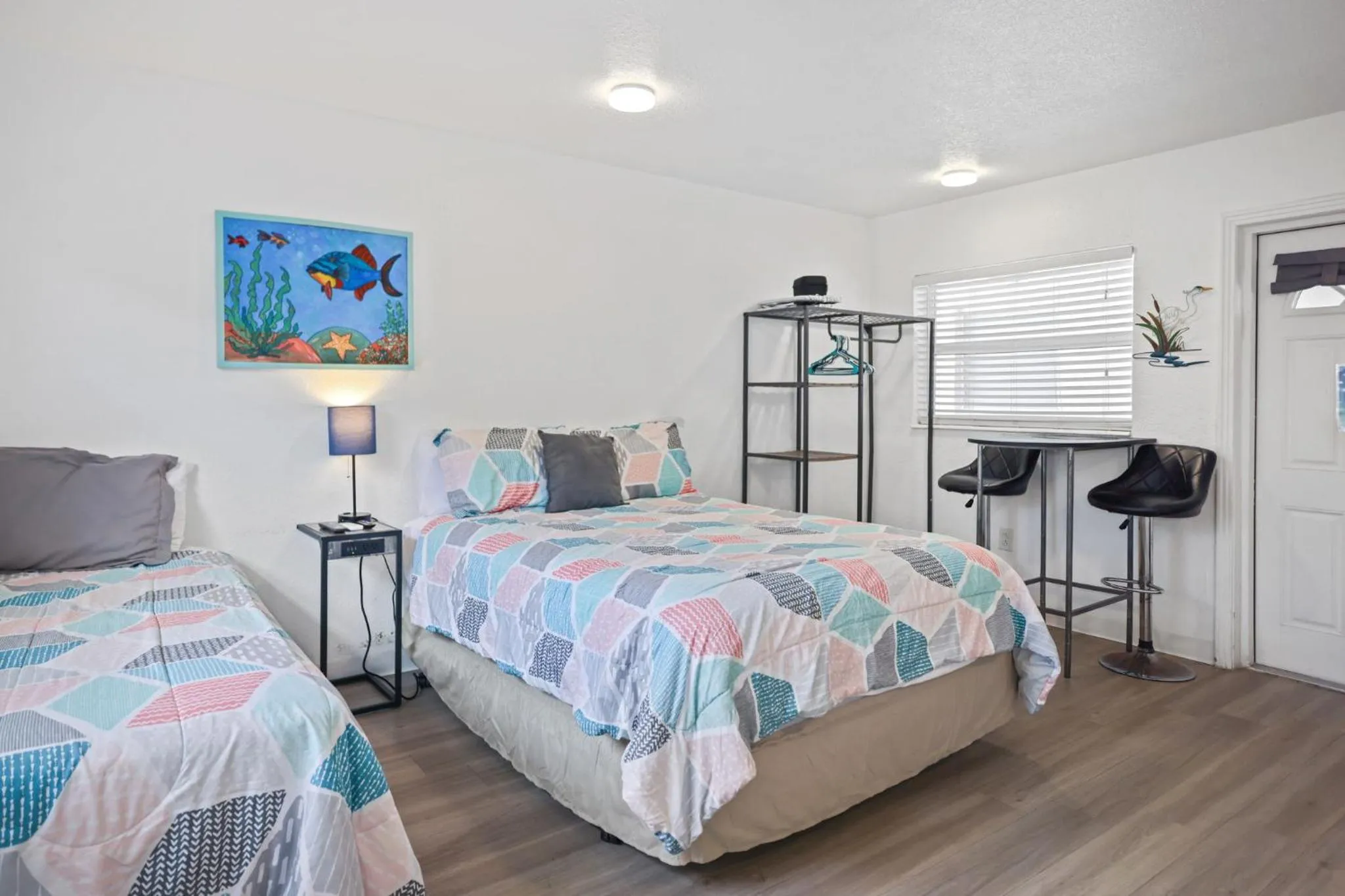 Bedroom in Sun Island Motel