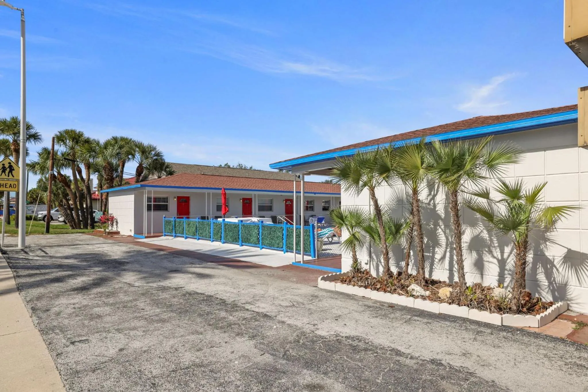 Property building in Sun Island Motel