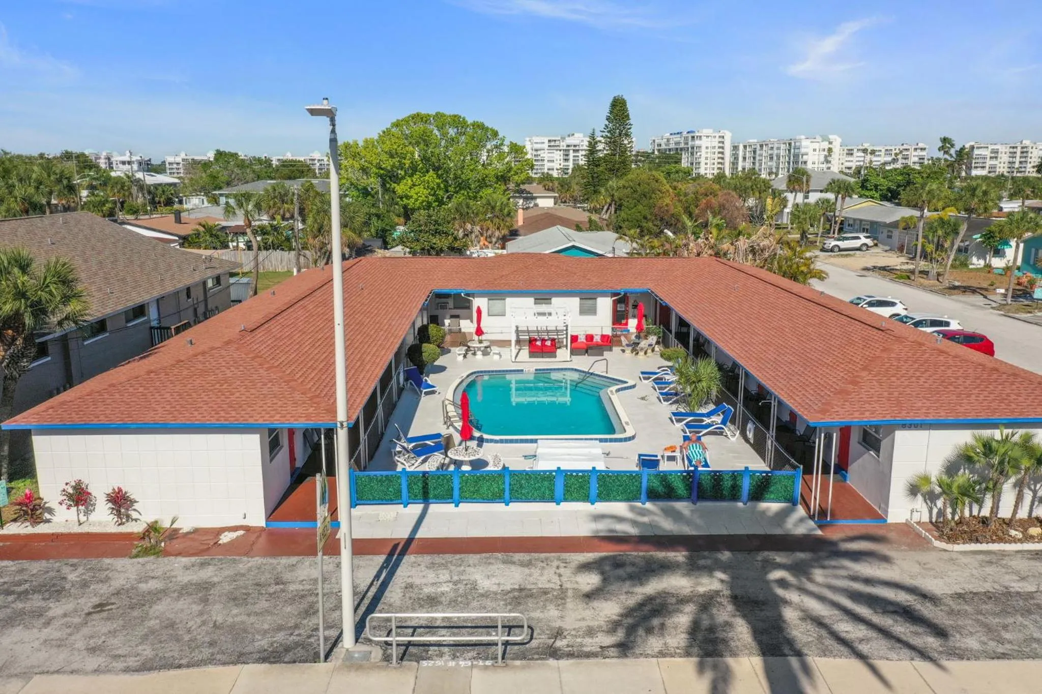 Property building in Sun Island Motel