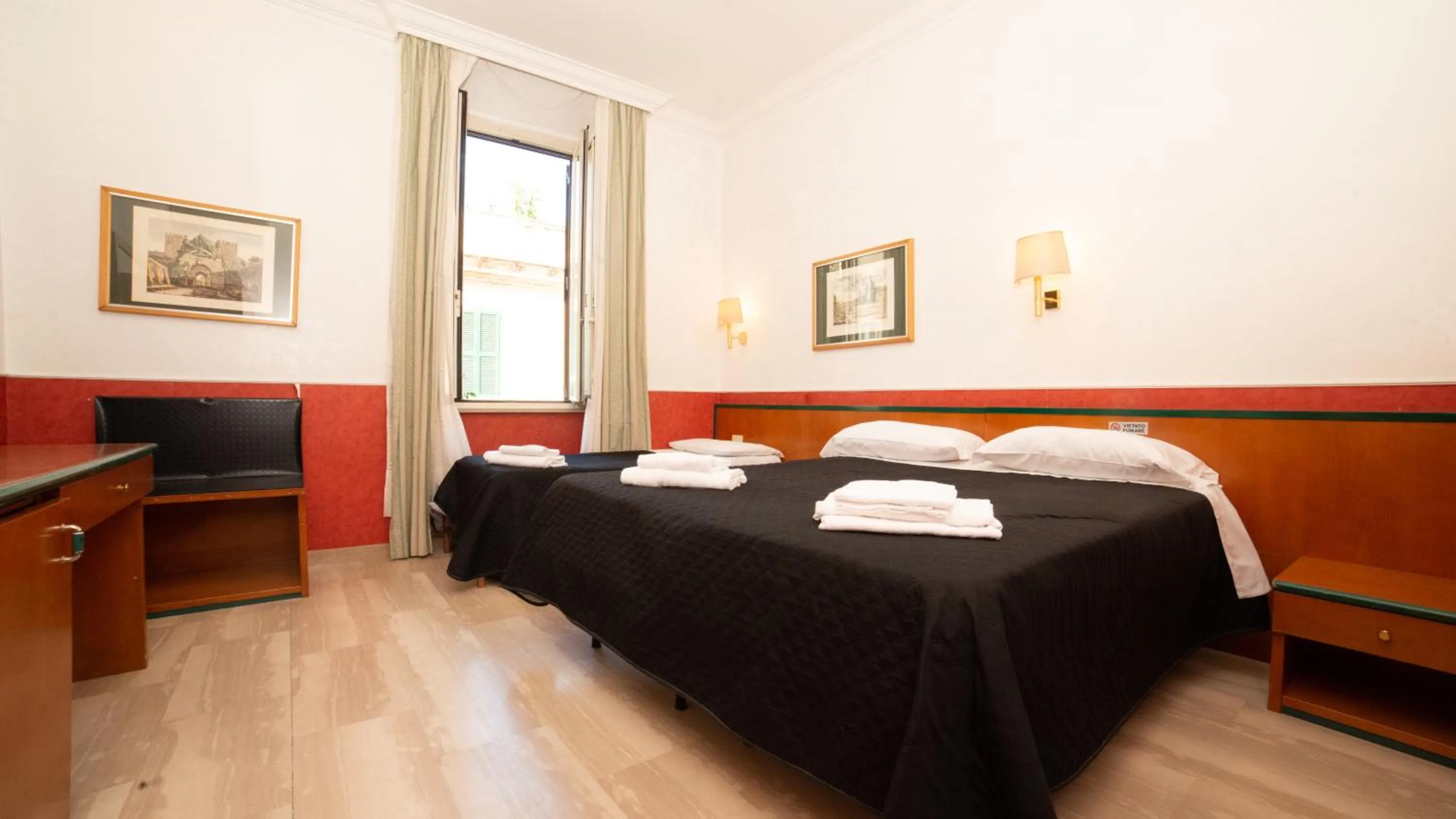 Bedroom, Bed in Hotel Center 1