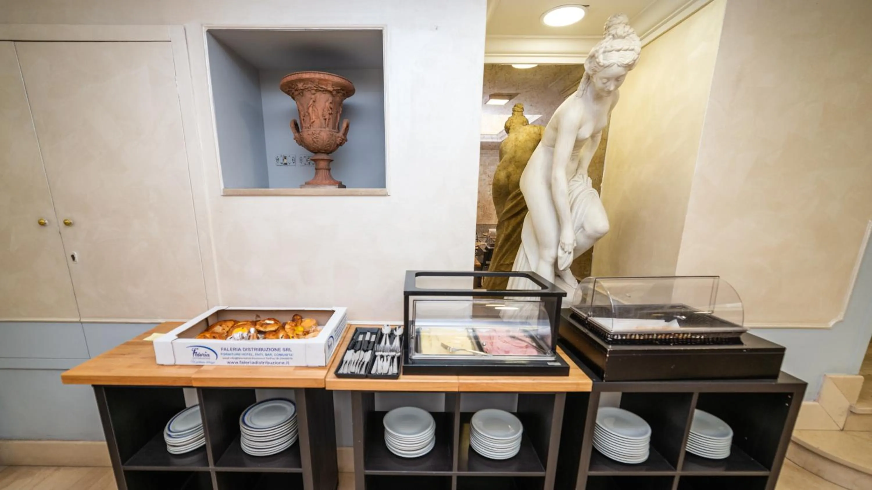 Breakfast in Hotel Center 2