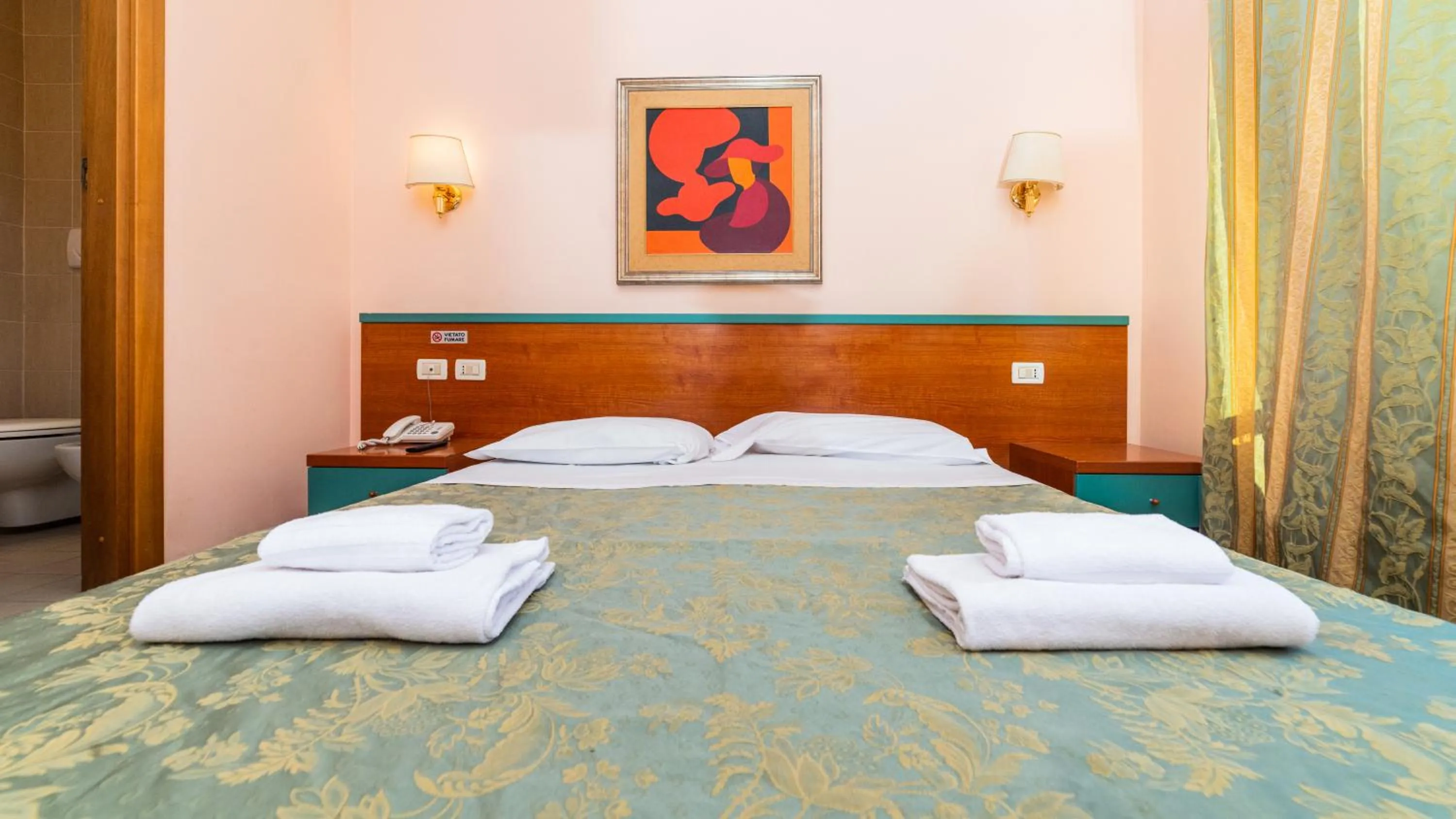 Bedroom, Bed in Hotel Center 2