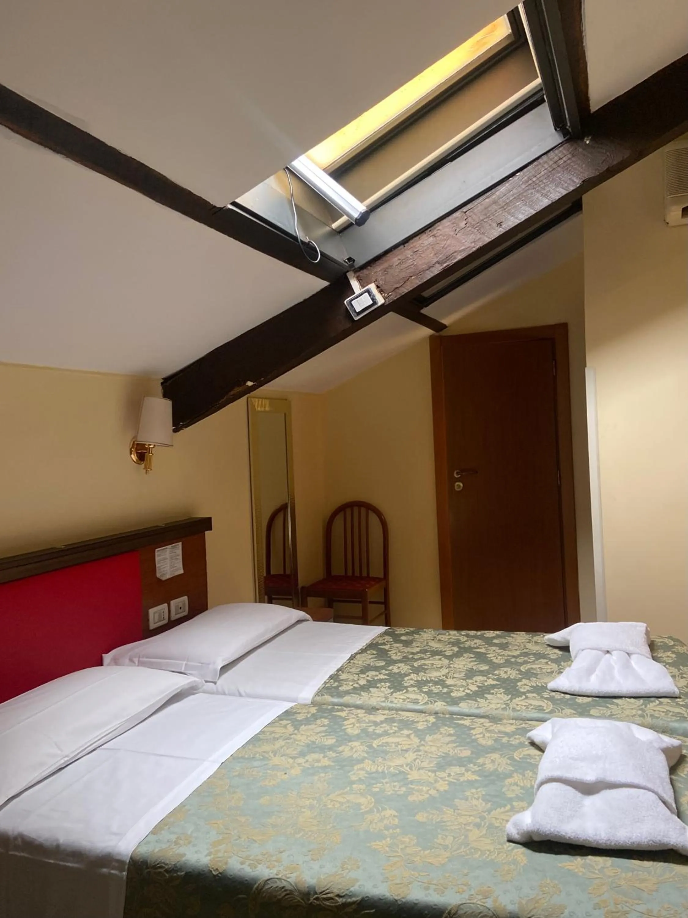 Bed in Hotel Center 2