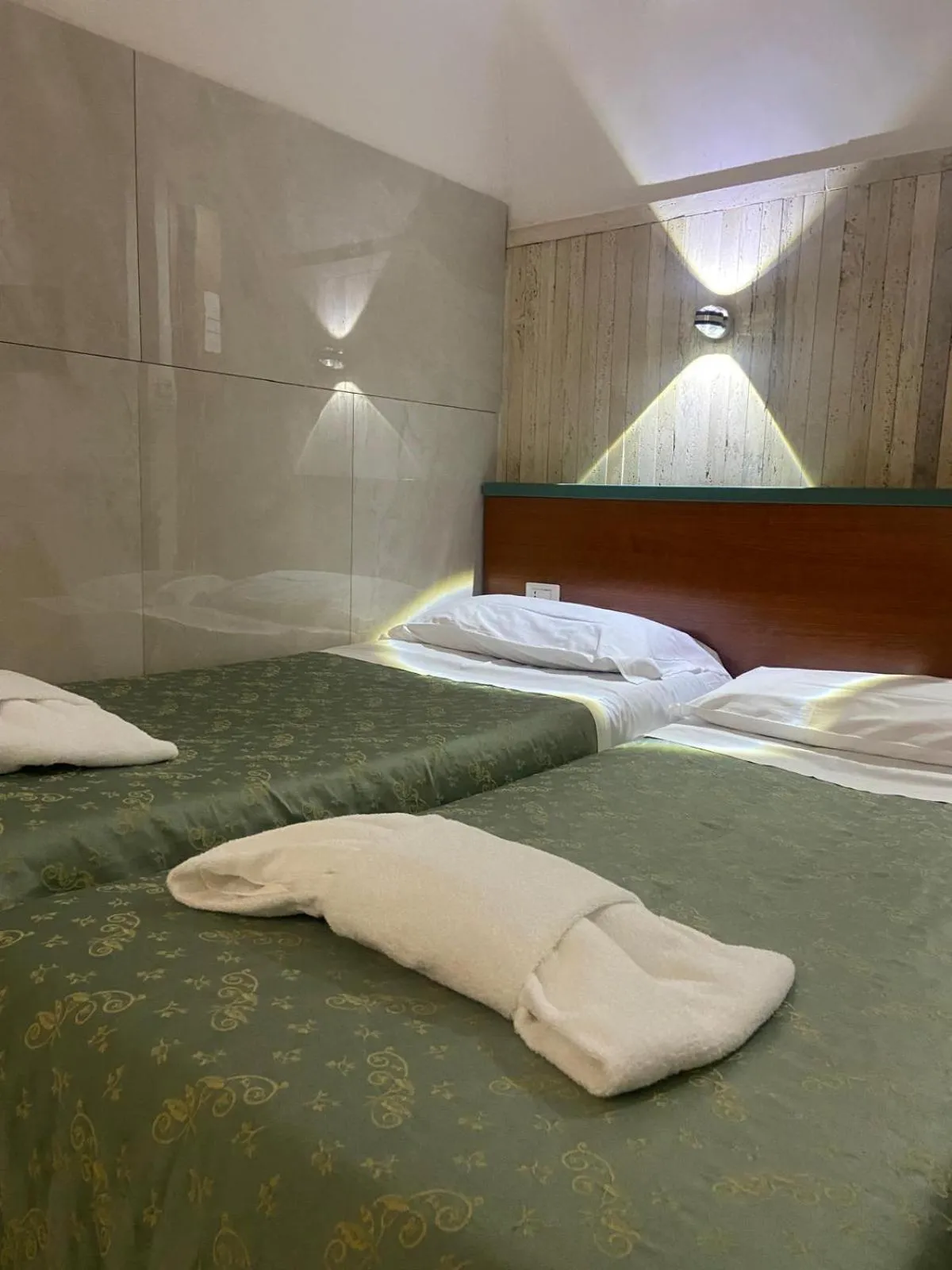 Bed in Hotel Center 2