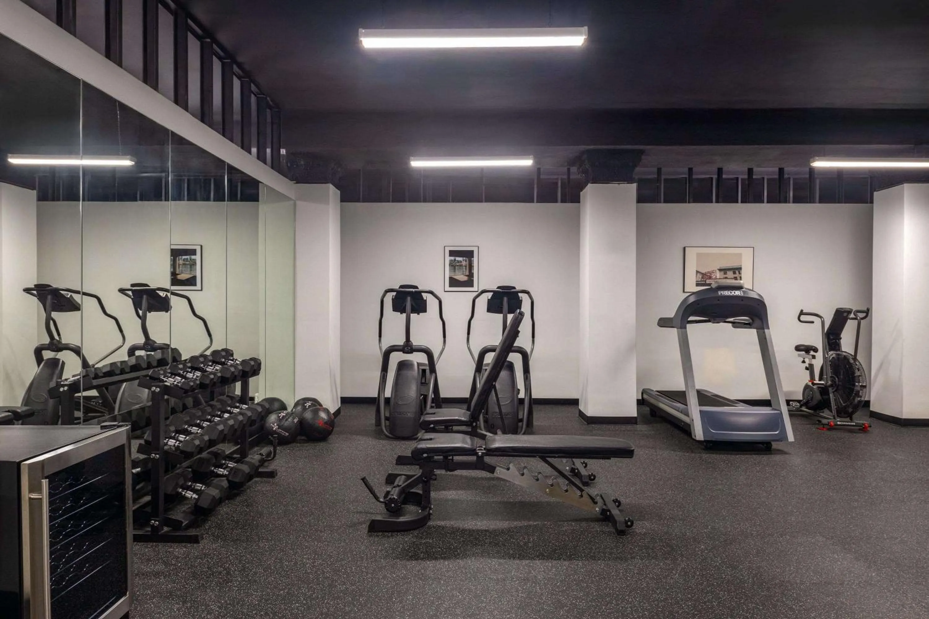 Fitness centre/facilities in Reside Seattle Downtown, a Wyndham Residence