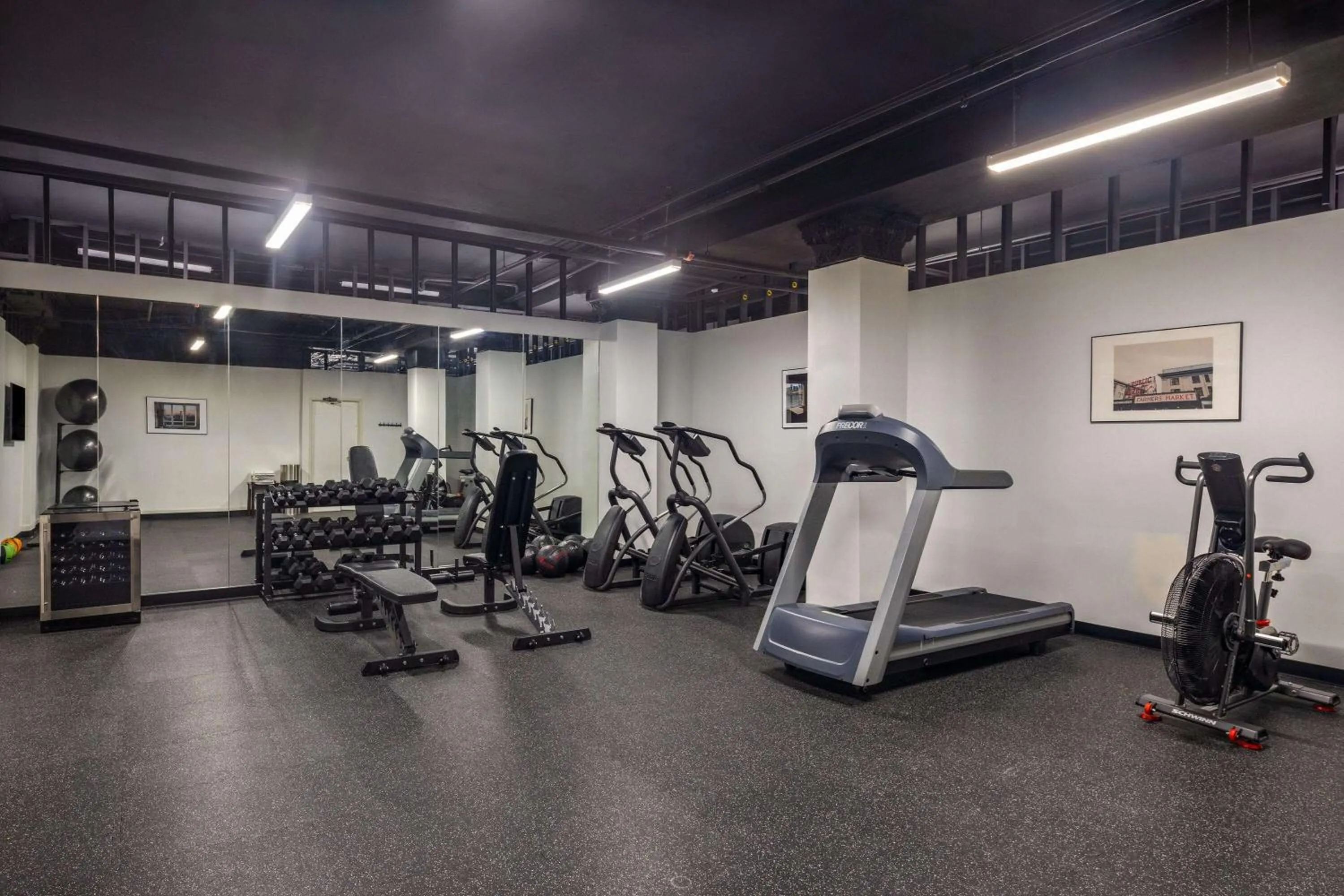 Fitness centre/facilities in Reside Seattle Downtown, a Wyndham Residence