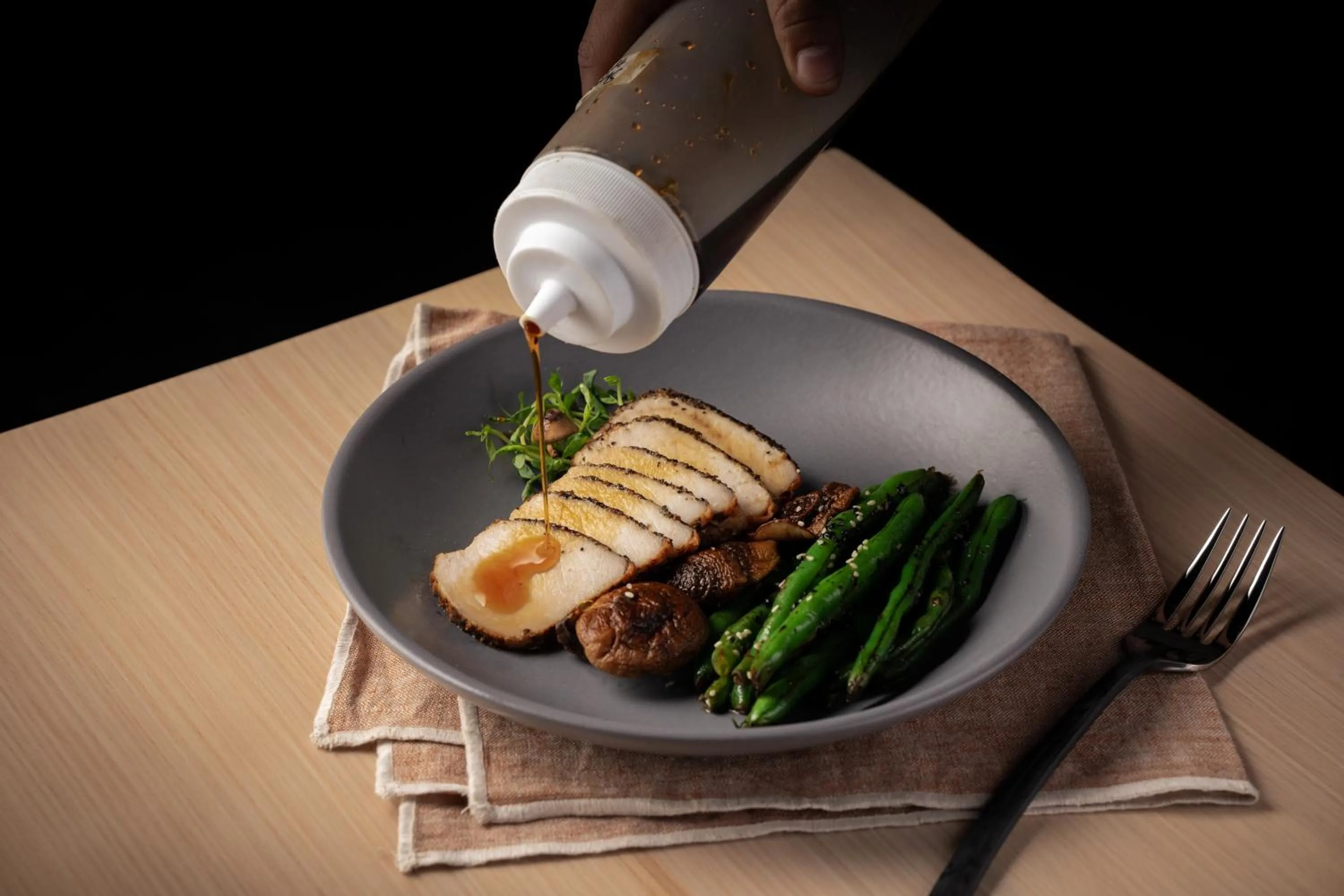 Restaurant/places to eat in Brut Hotel