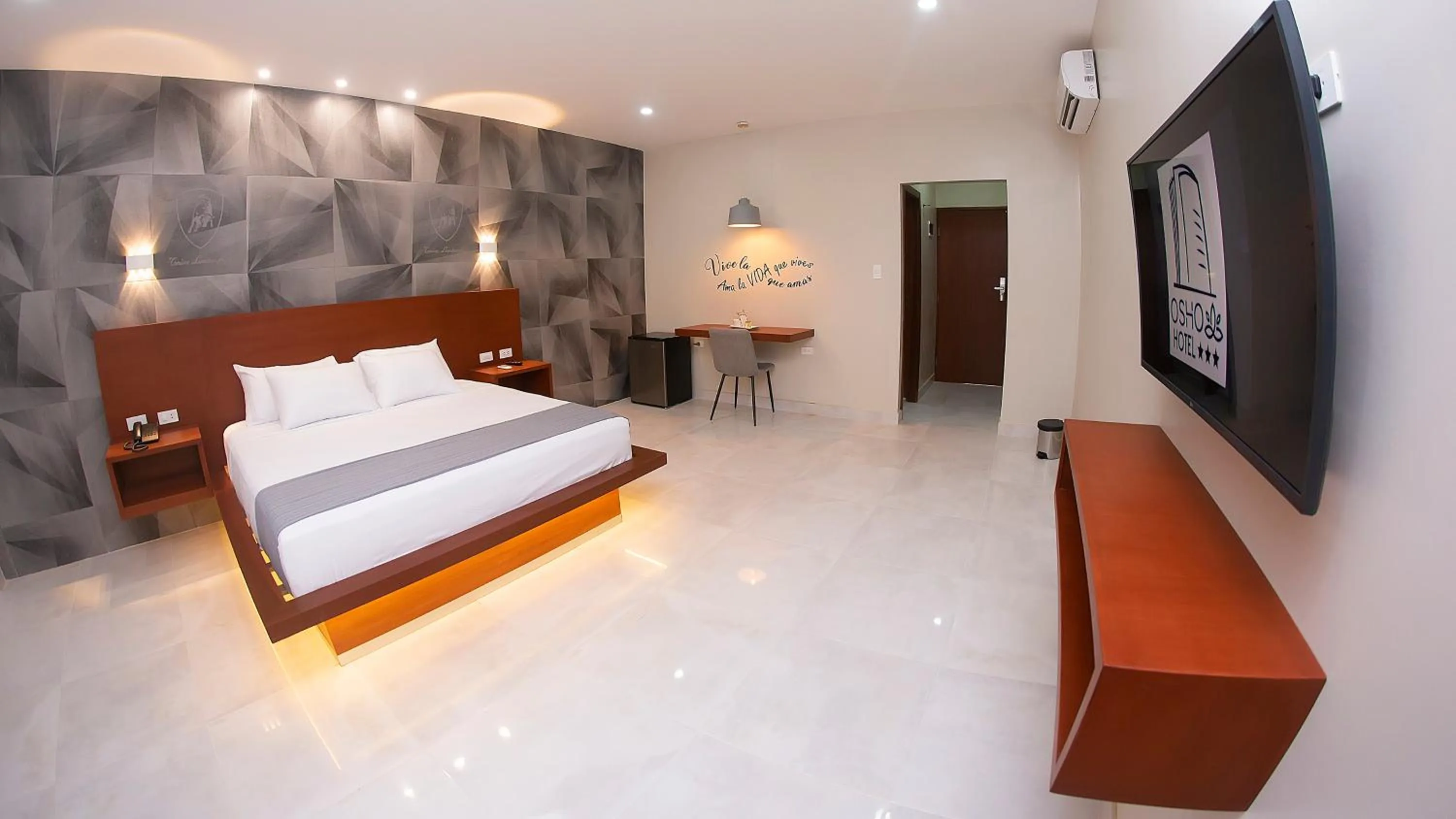 Photo of the whole room, Bed in HOTEL OSHO