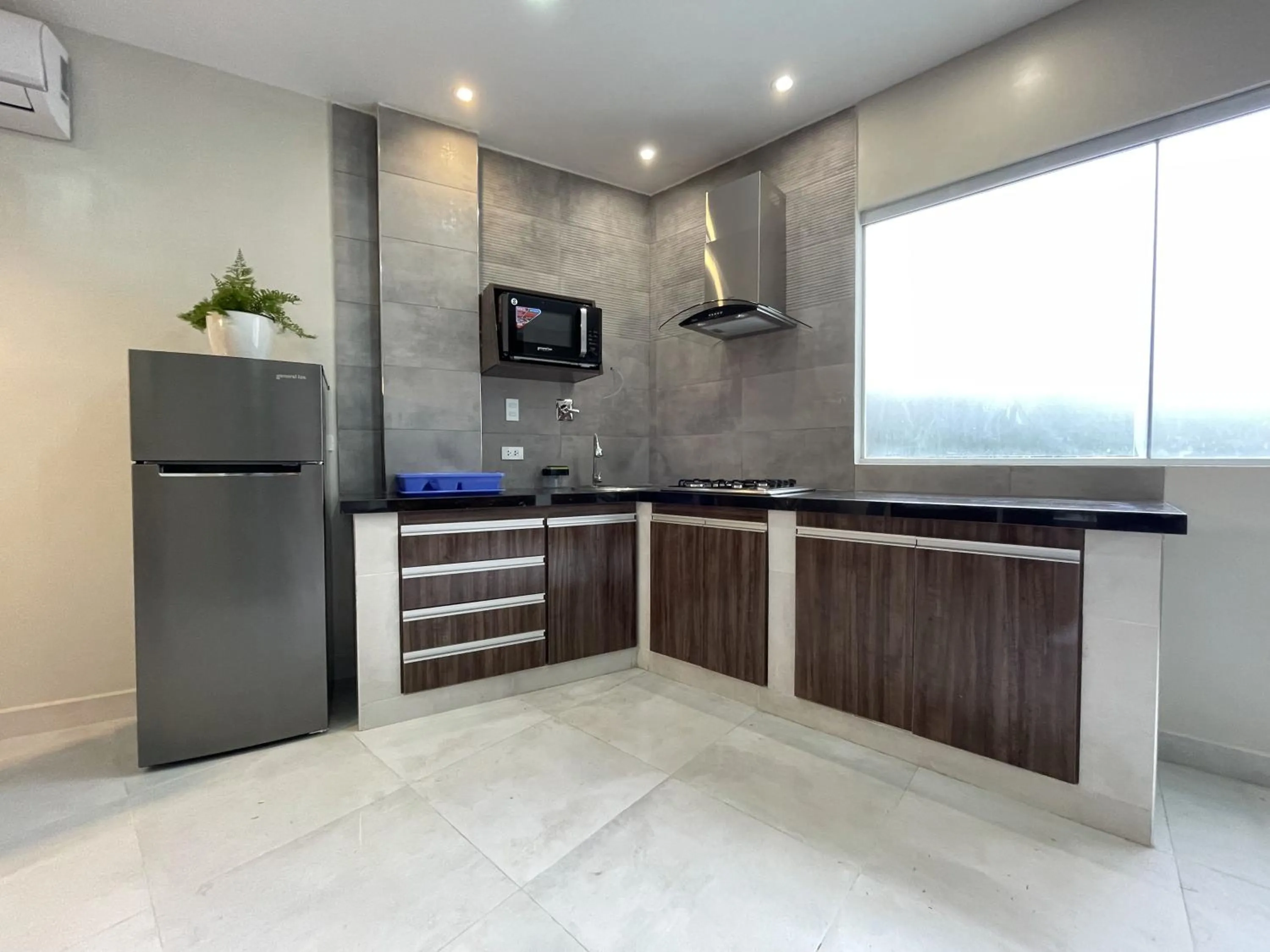 Kitchen or kitchenette in HOTEL OSHO