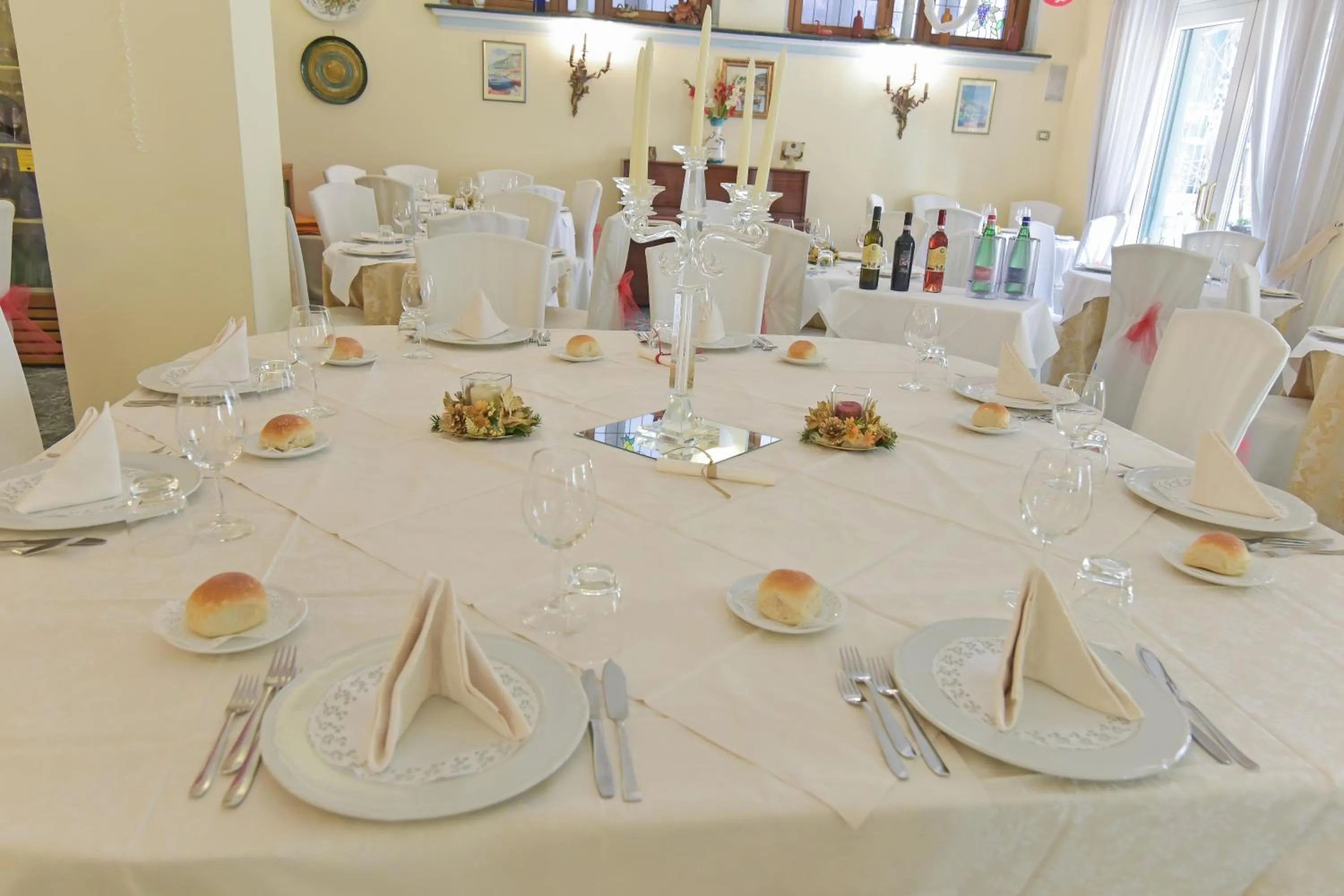 Restaurant/places to eat in Hotel Santa Lucia