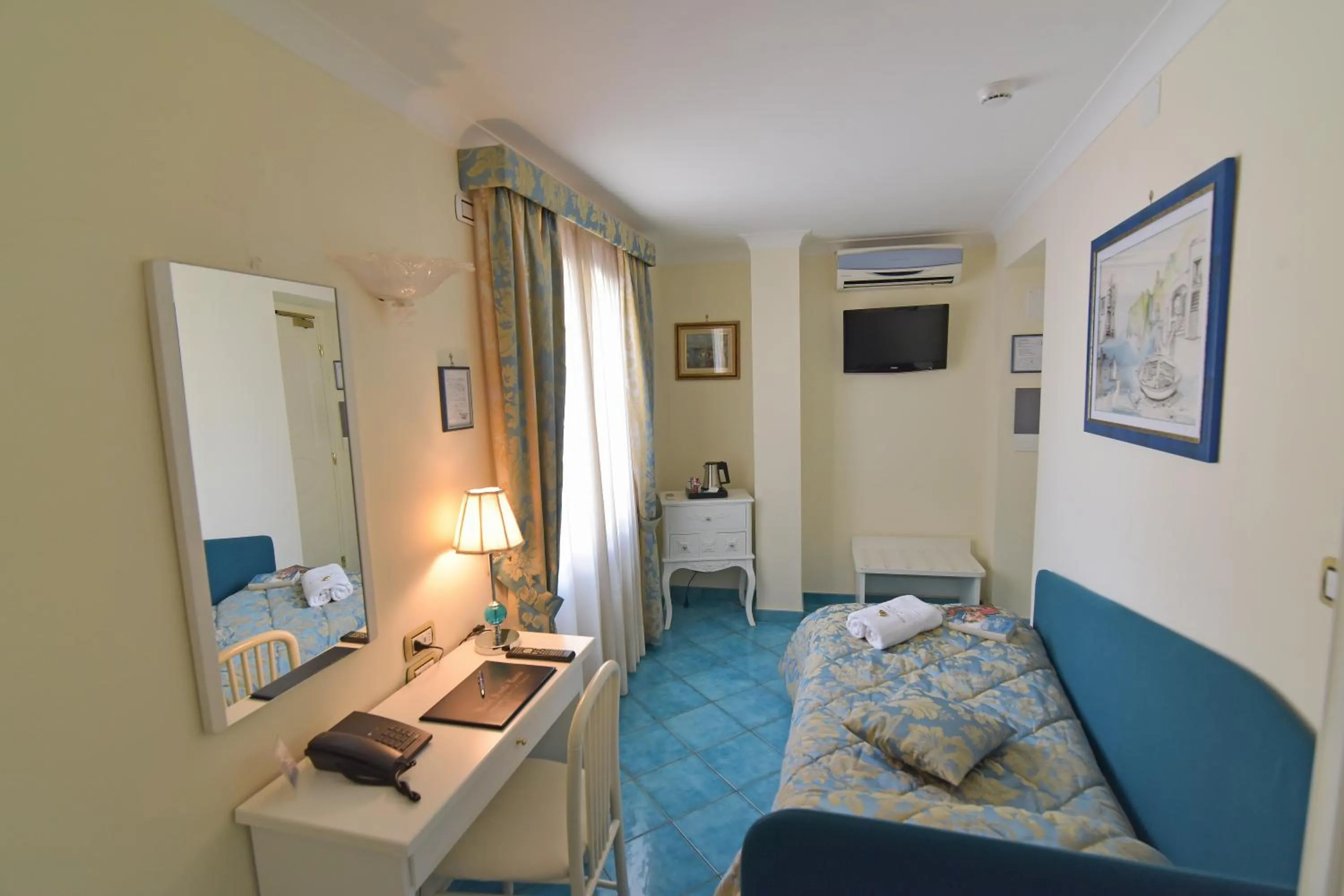 Bedroom in Hotel Santa Lucia