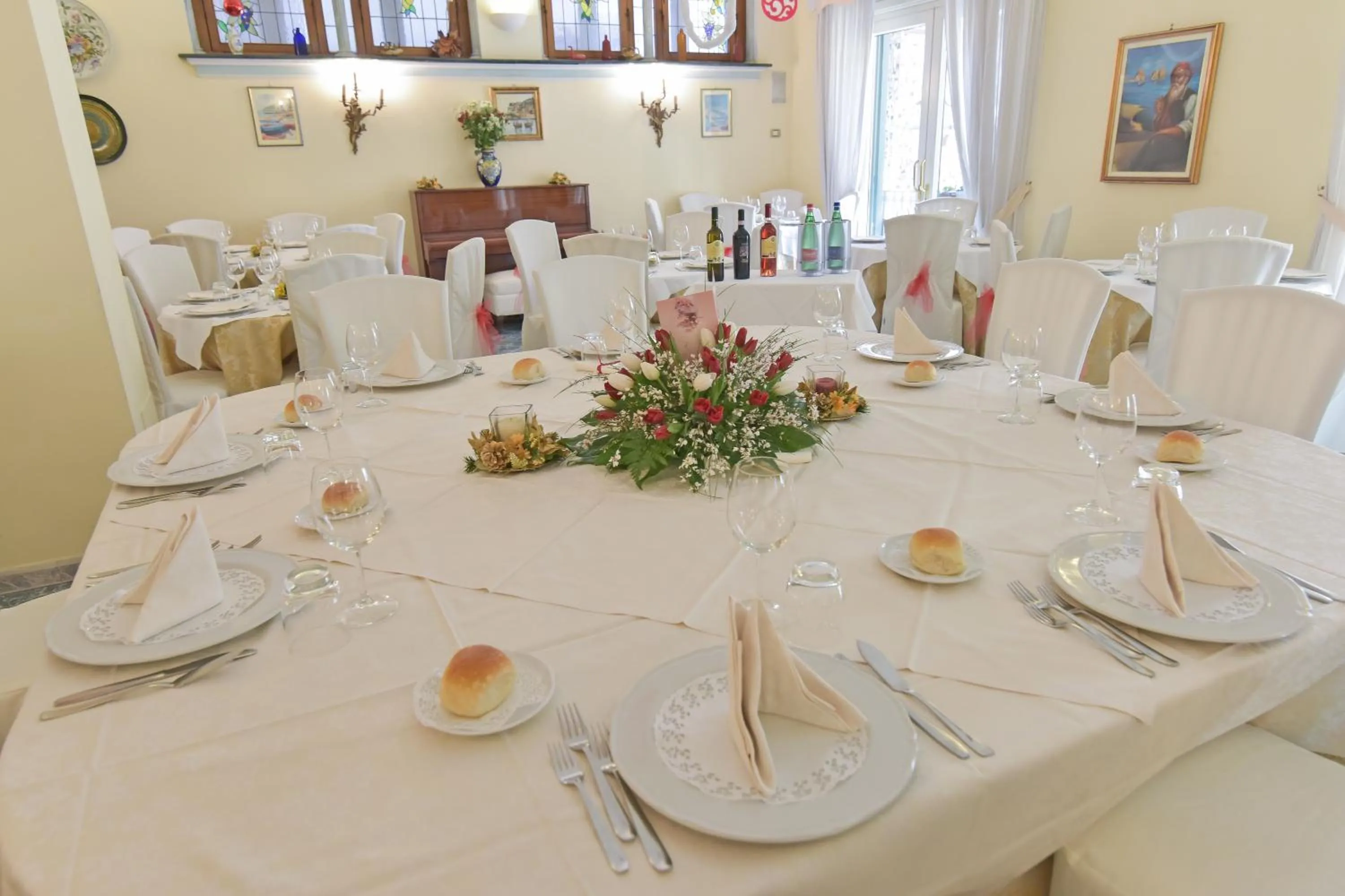 Restaurant/places to eat in Hotel Santa Lucia