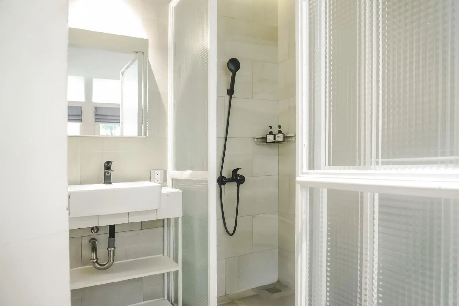 Shower in M Village Living Nam Kỳ Khởi Nghĩa