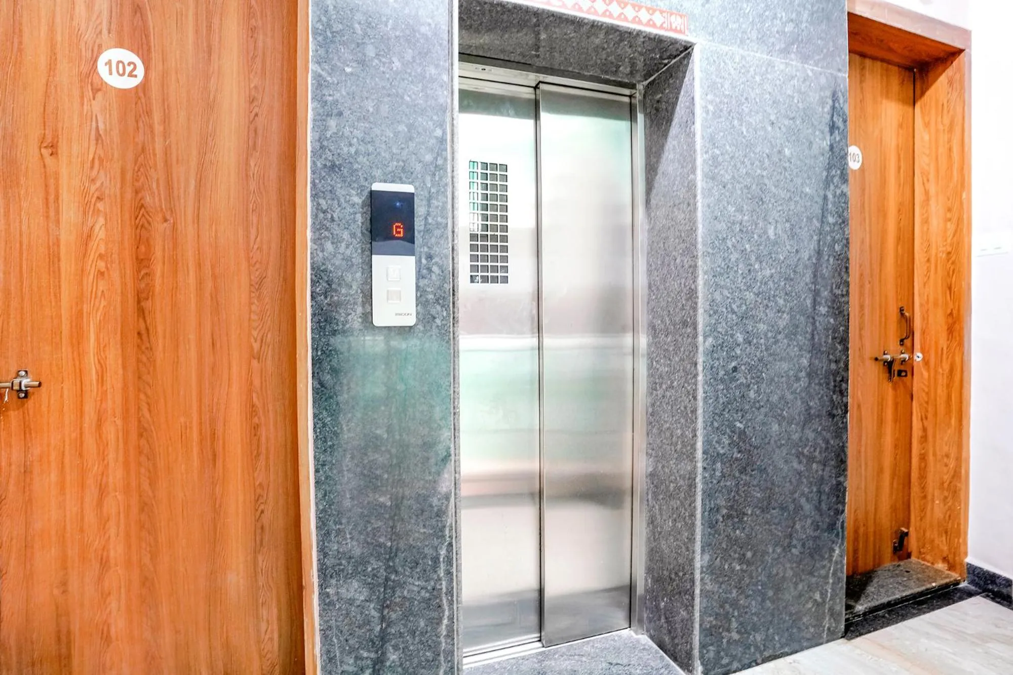 elevator in Via Wakad Villa - Nr Amar Business Zone