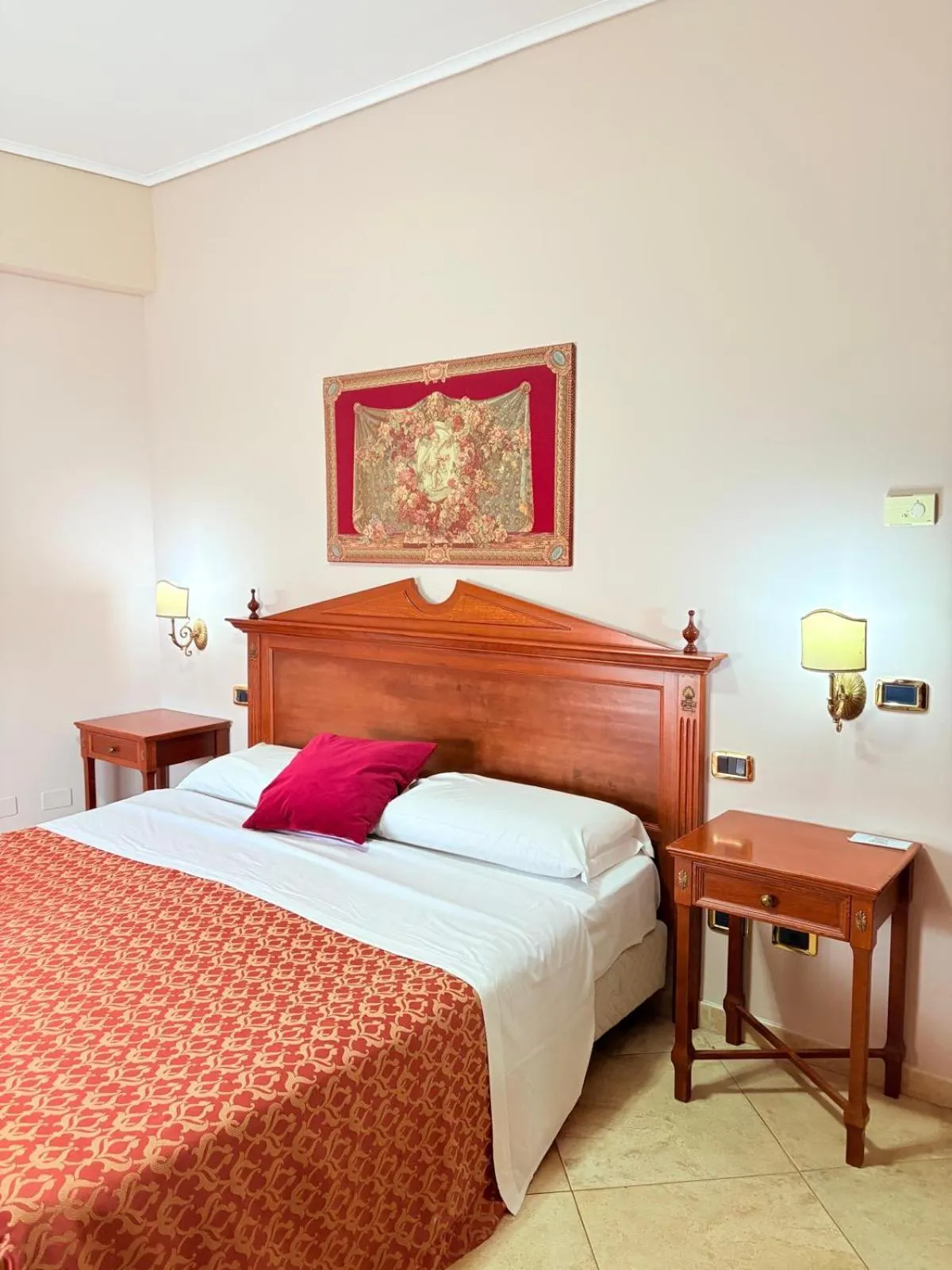 Bed in D'Angelo Palace Hotel